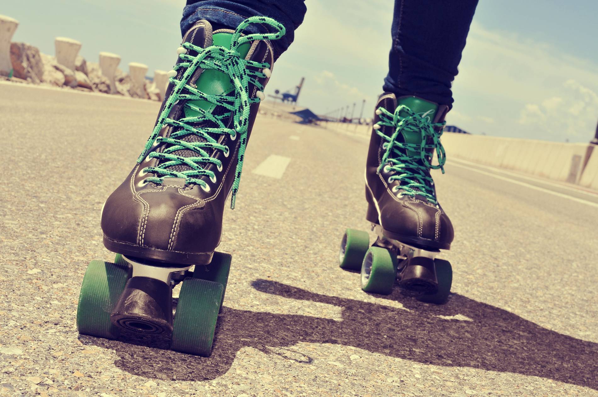 1900x1262 Roller Skating Wallpaper (1900x1262)