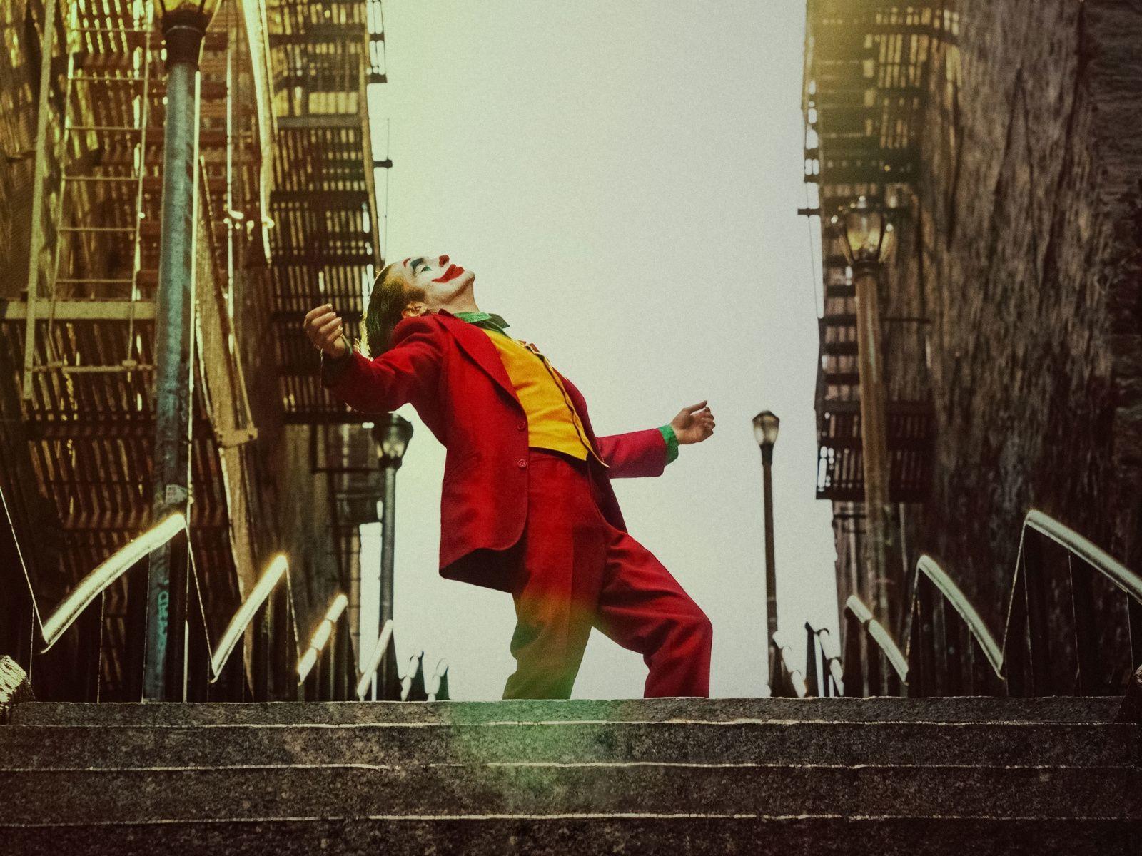 1600x1200 Download 1600x1200 wallpaper joker, 2019 movie, red suit