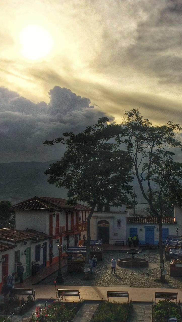 722x1280 Medellin wallpaper