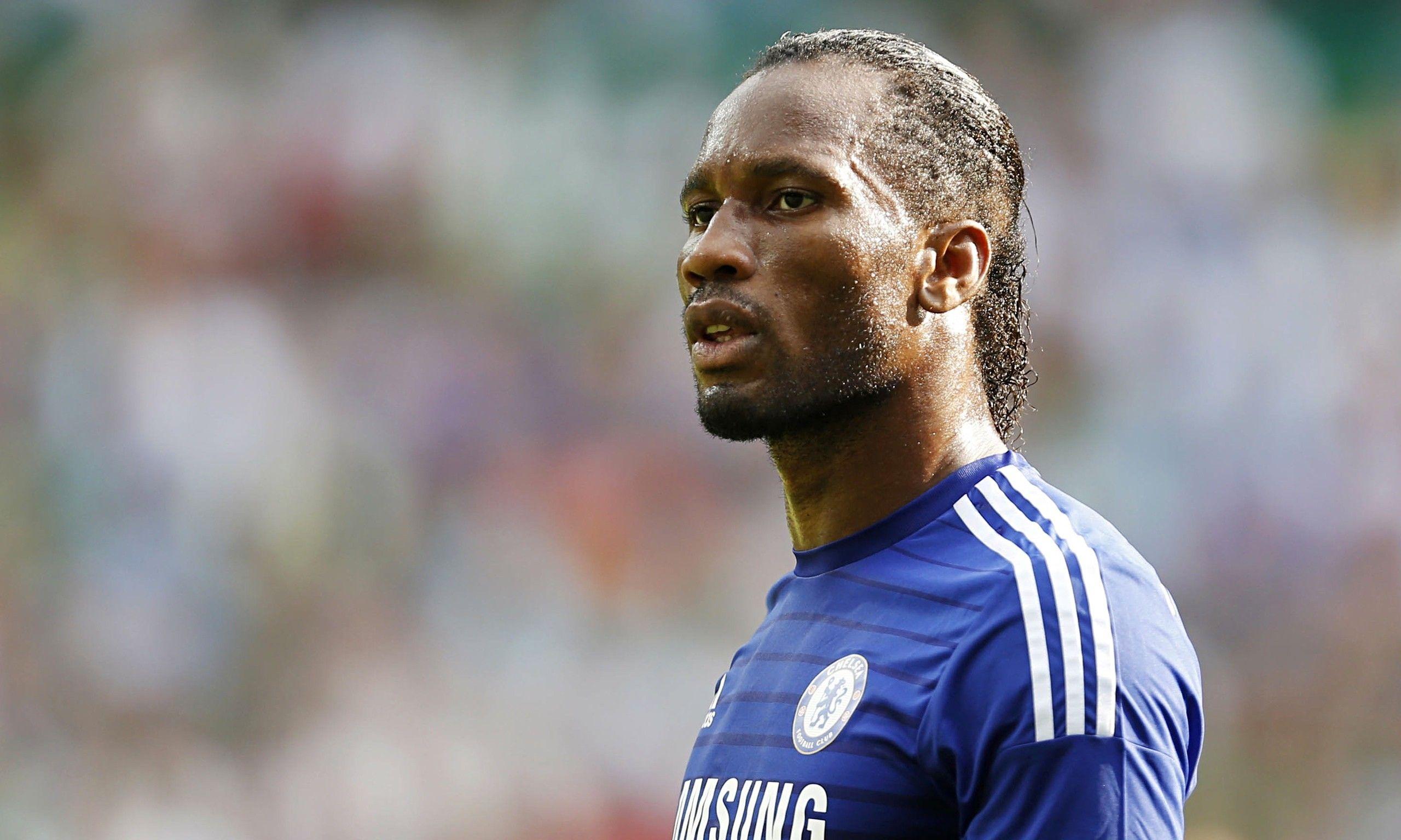 2560x1536 Drogba Chelsea Wallpaper