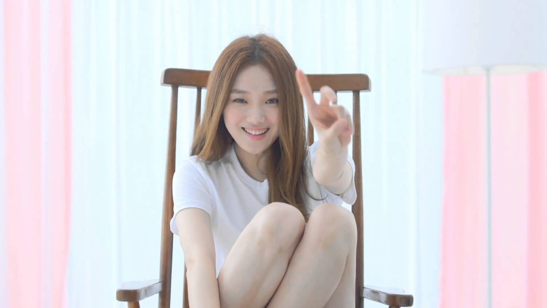 1920x1080 Lee Sung Kyung Wallpaper