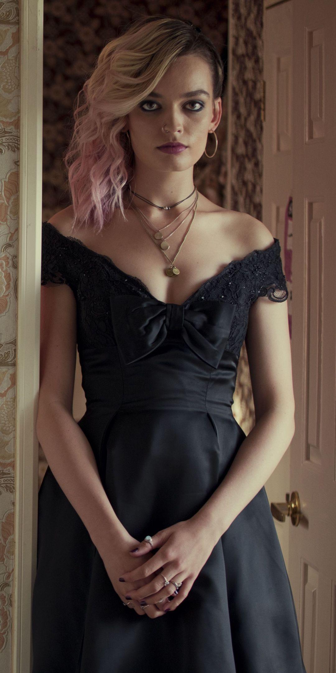 720x1440 Celebrity Emma Mackey (720x1440) Wallpaper