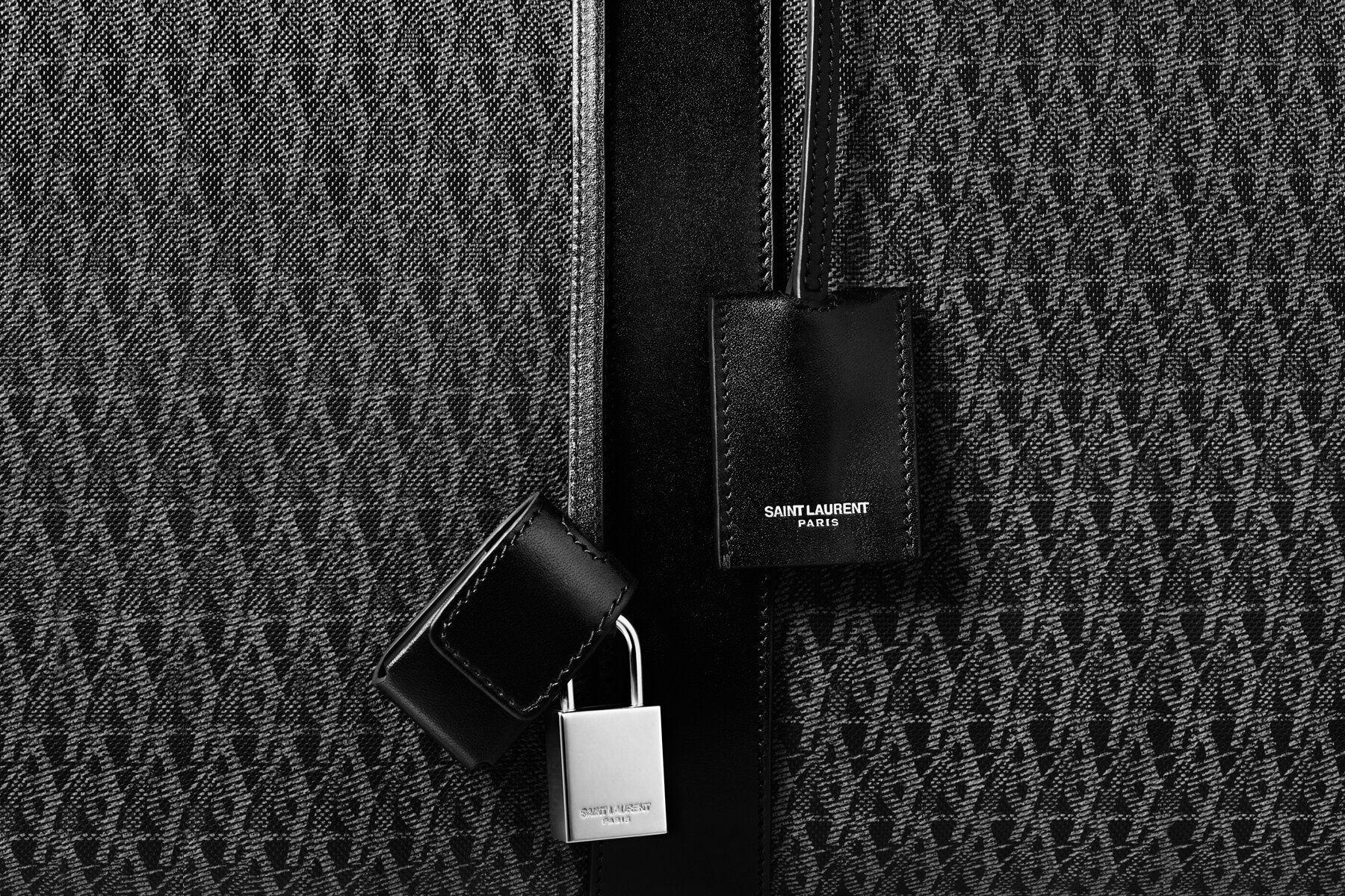 Saint laurent paris. Саинт Лоран. Бутик Saint Laurent. Ив сен Лоран обои. Ив сен Лоран 2023.