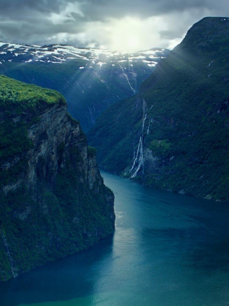 768x1024 Geiranger Fjord Norway iPad mini wallpaper