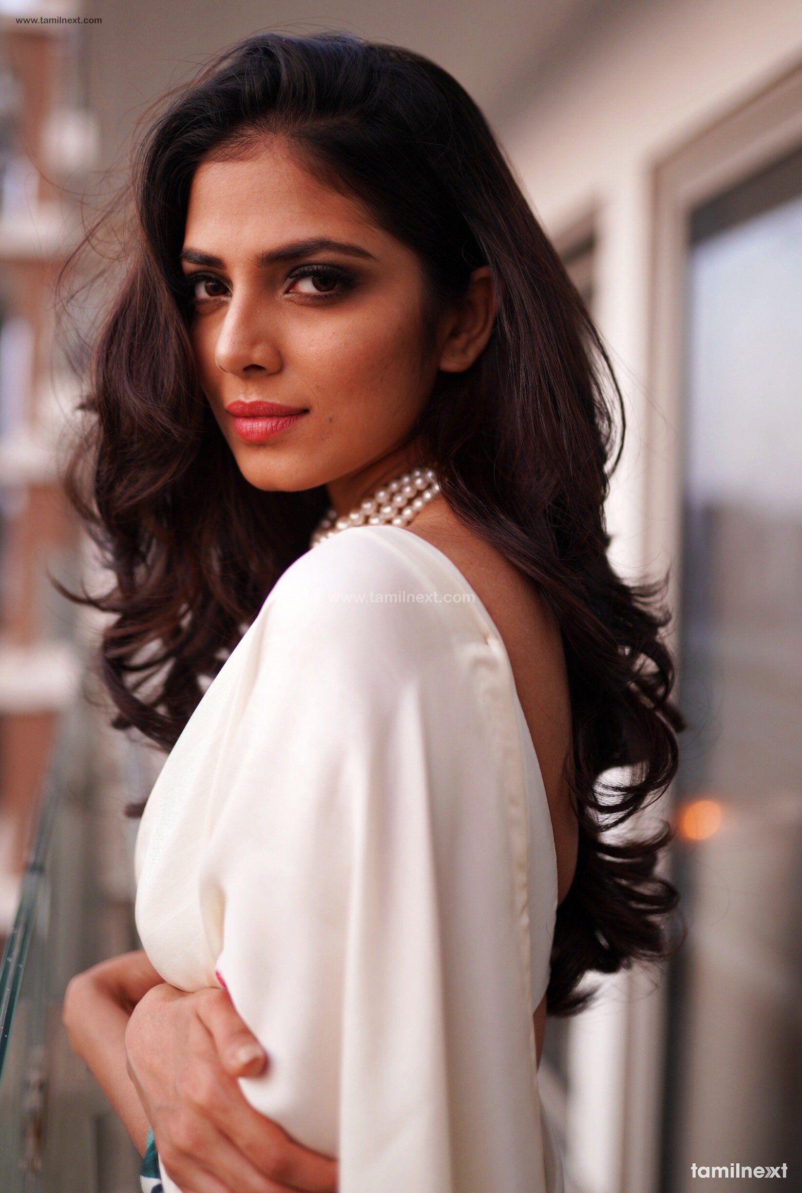 1646x2448 Malavika Mohanan Wallpaper