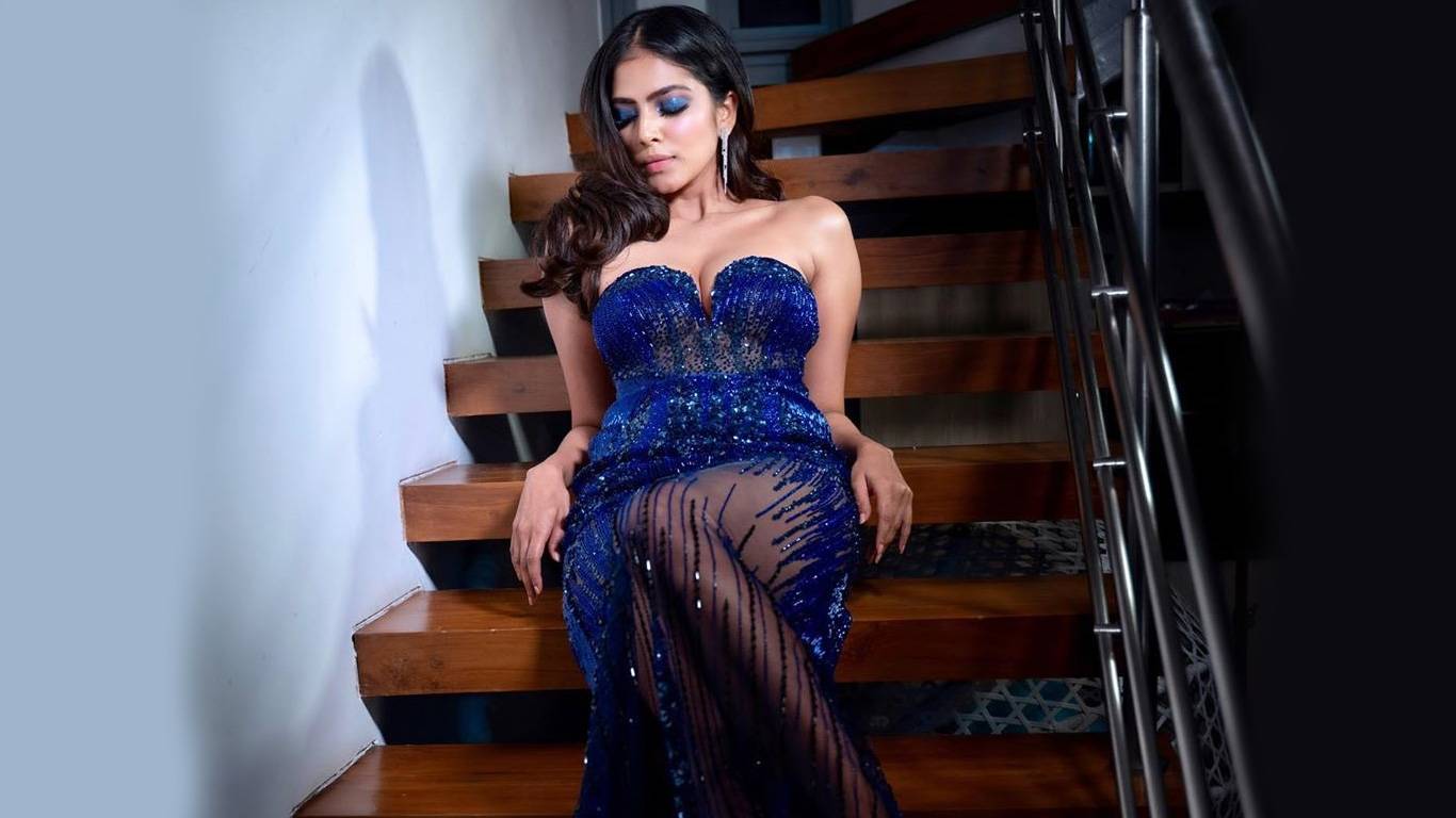 1366x768 Malavika Mohanan HD Wallpaper. Latest Malavika Mohanan