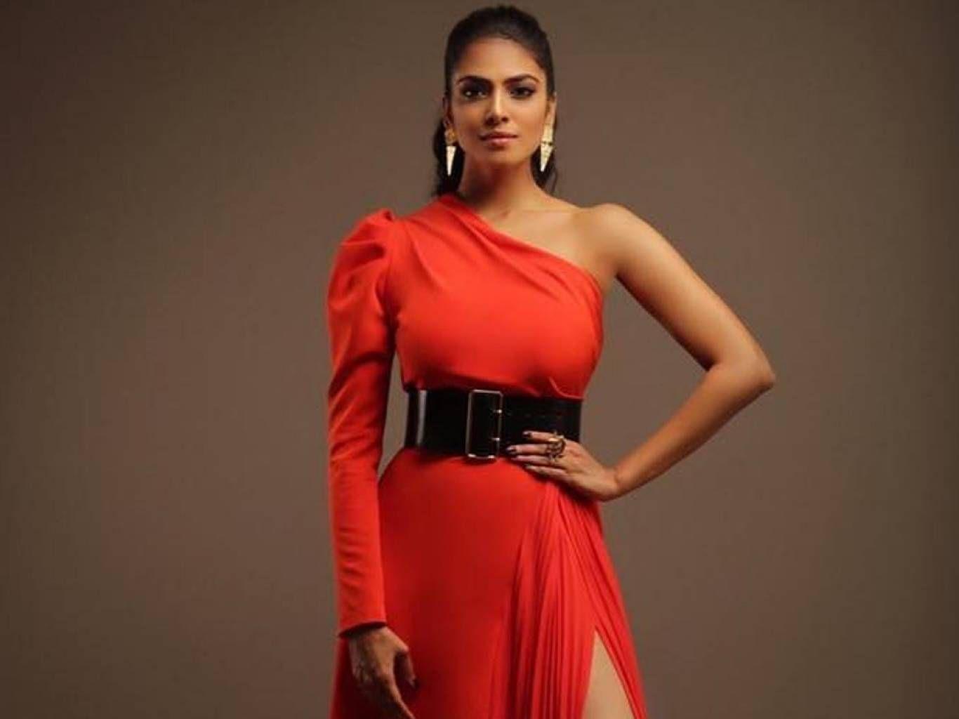 1366x1024 Malavika Mohanan HD Wallpaper. Latest Malavika Mohanan
