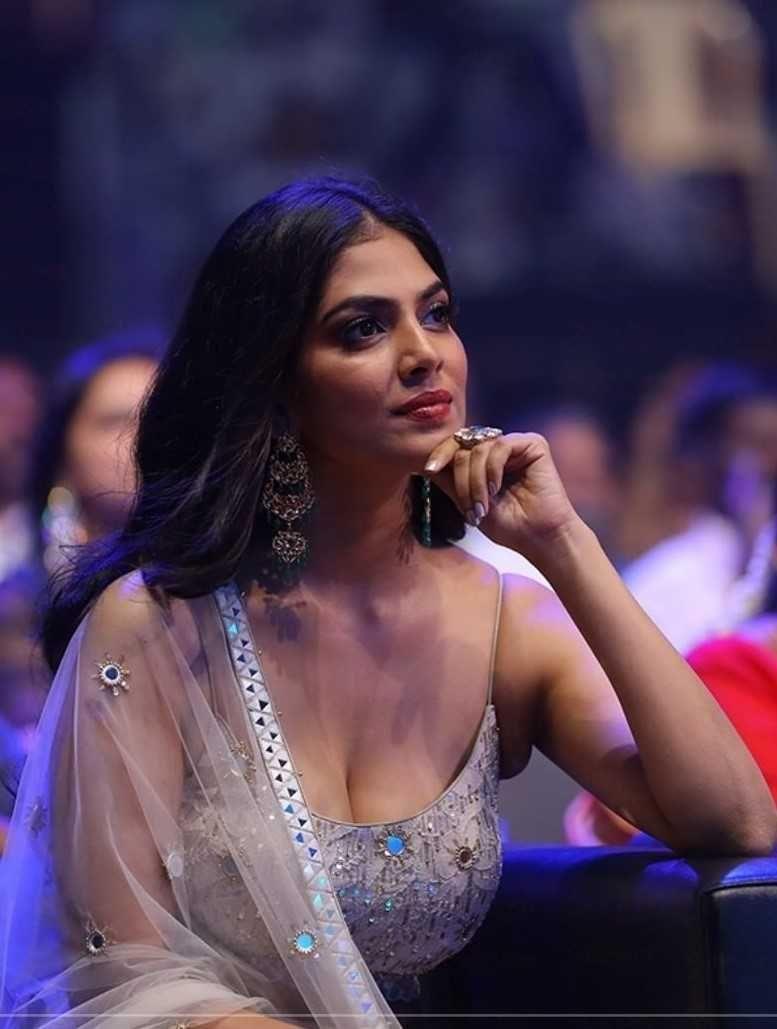 777x1029 Malavika Mohanan perfect reply to haters