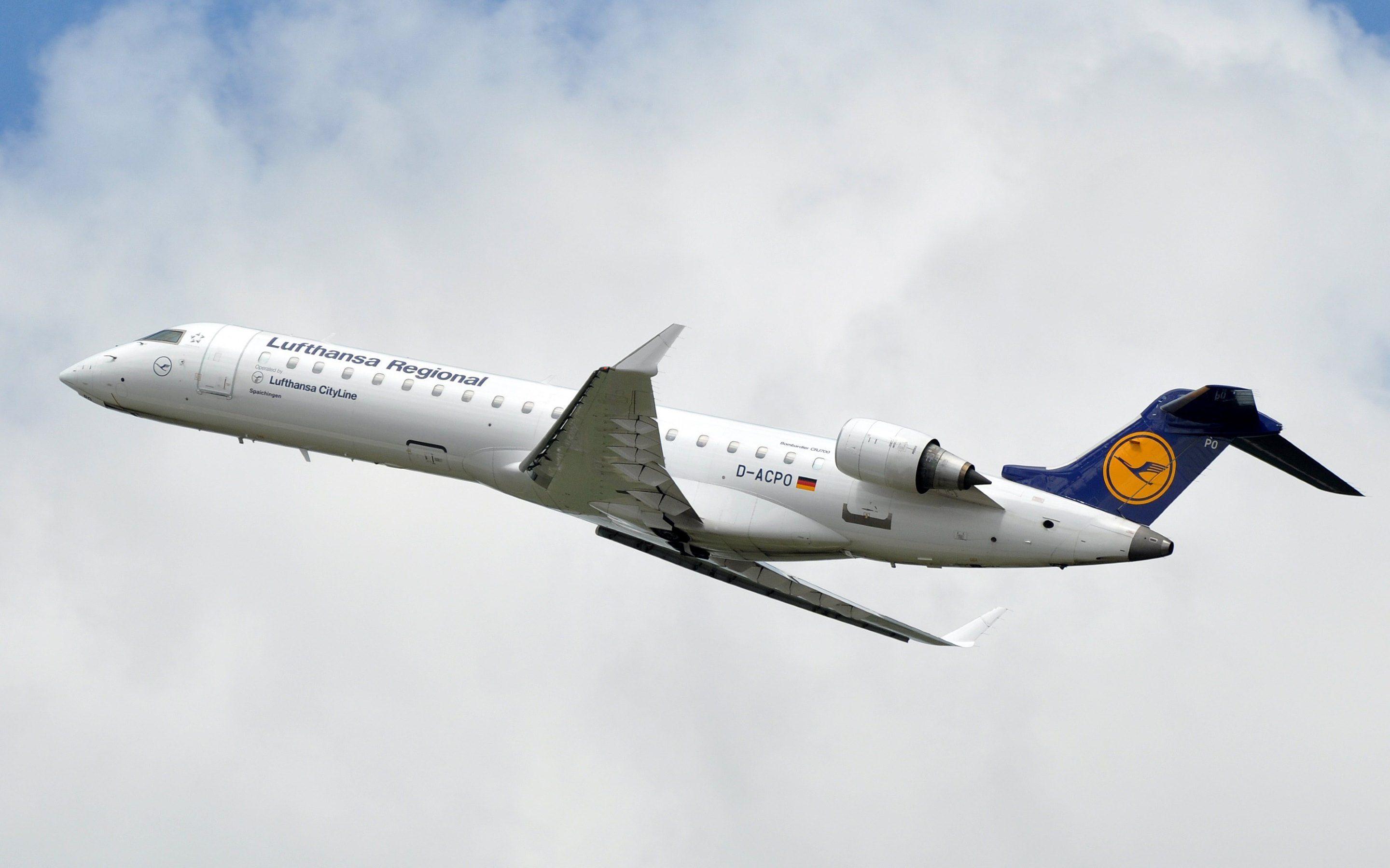 2880x1800 Lufthansa Passenger Aircraft Wallpaper HD Wallpaper