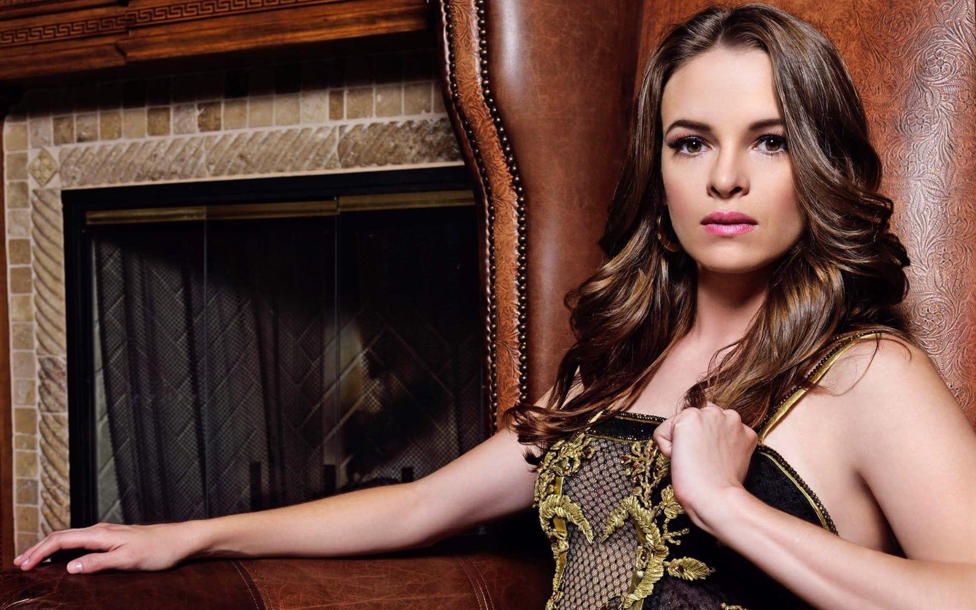 1920x1200 Danielle Panabaker Wallpaper G55S4 1920x1200 px
