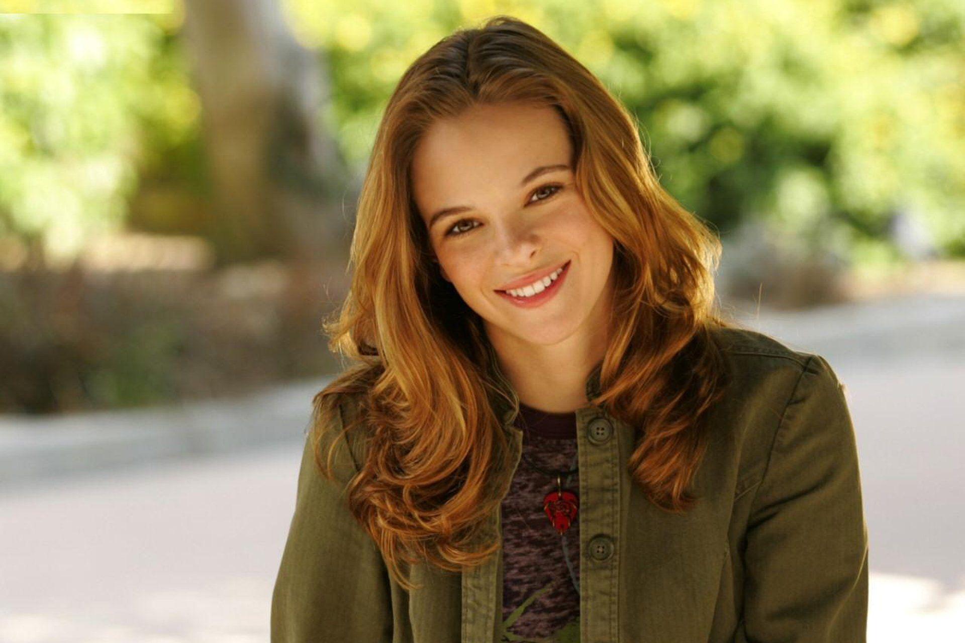 Danielle Panabaker Wallpapers - Top Free Danielle Panabaker Backgrounds