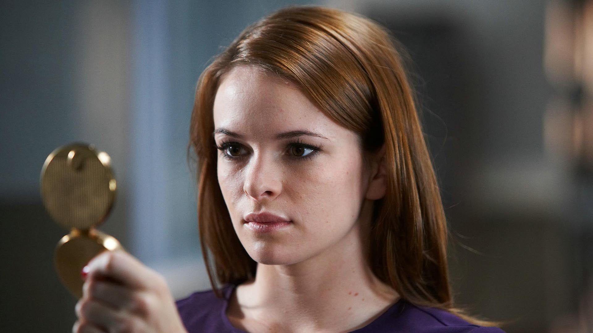 Danielle Panabaker Wallpapers - Top Free Danielle Panabaker Backgrounds