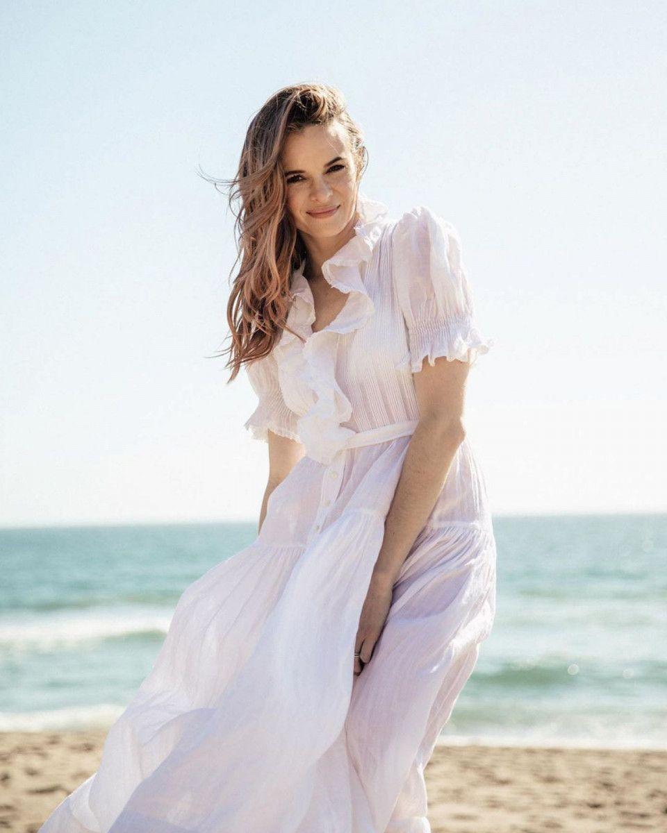 960x1200 Danielle Panabaker wallpaper