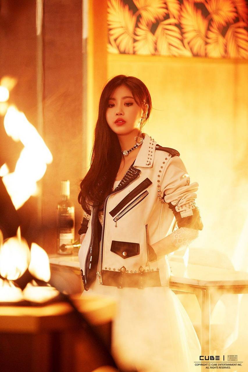 853x1280 Gidle Soojin wallpaper