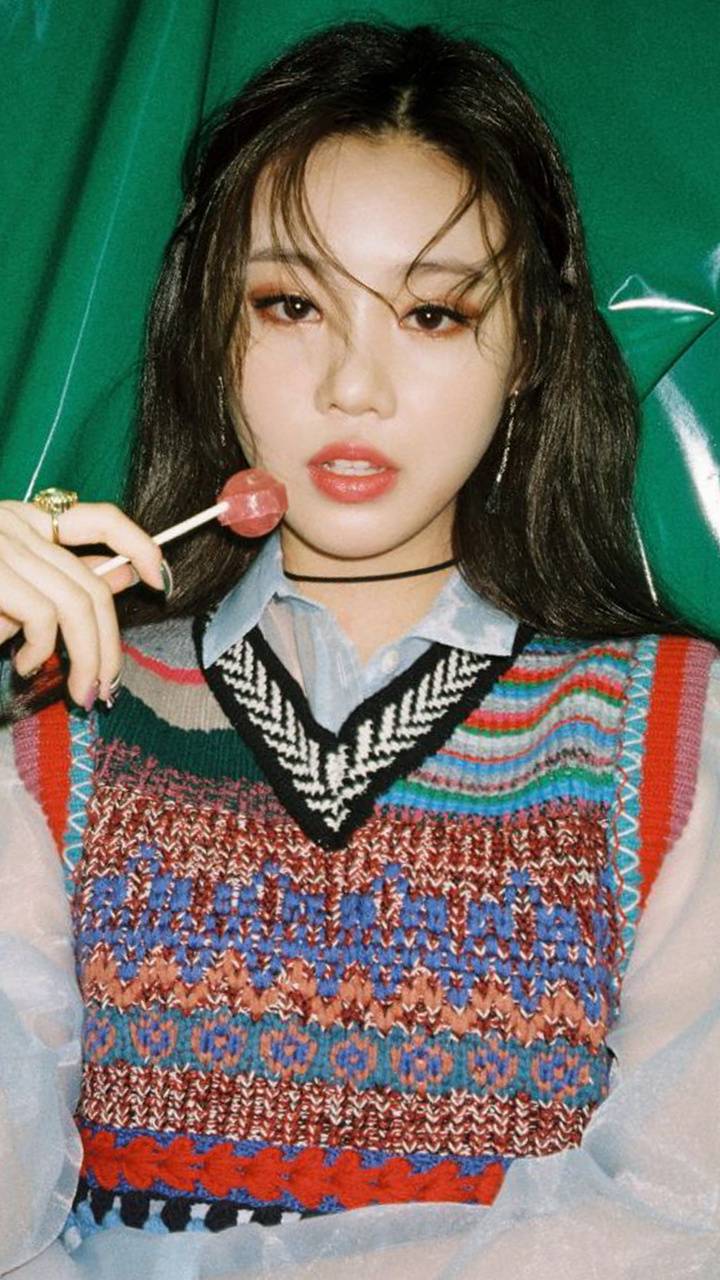 720x1280 G IDLE Soojin 02 wallpaper