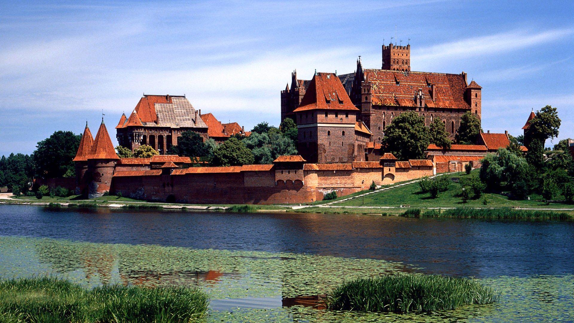 1920x1080 The 10 Best Preserved Castles in Europe 5
