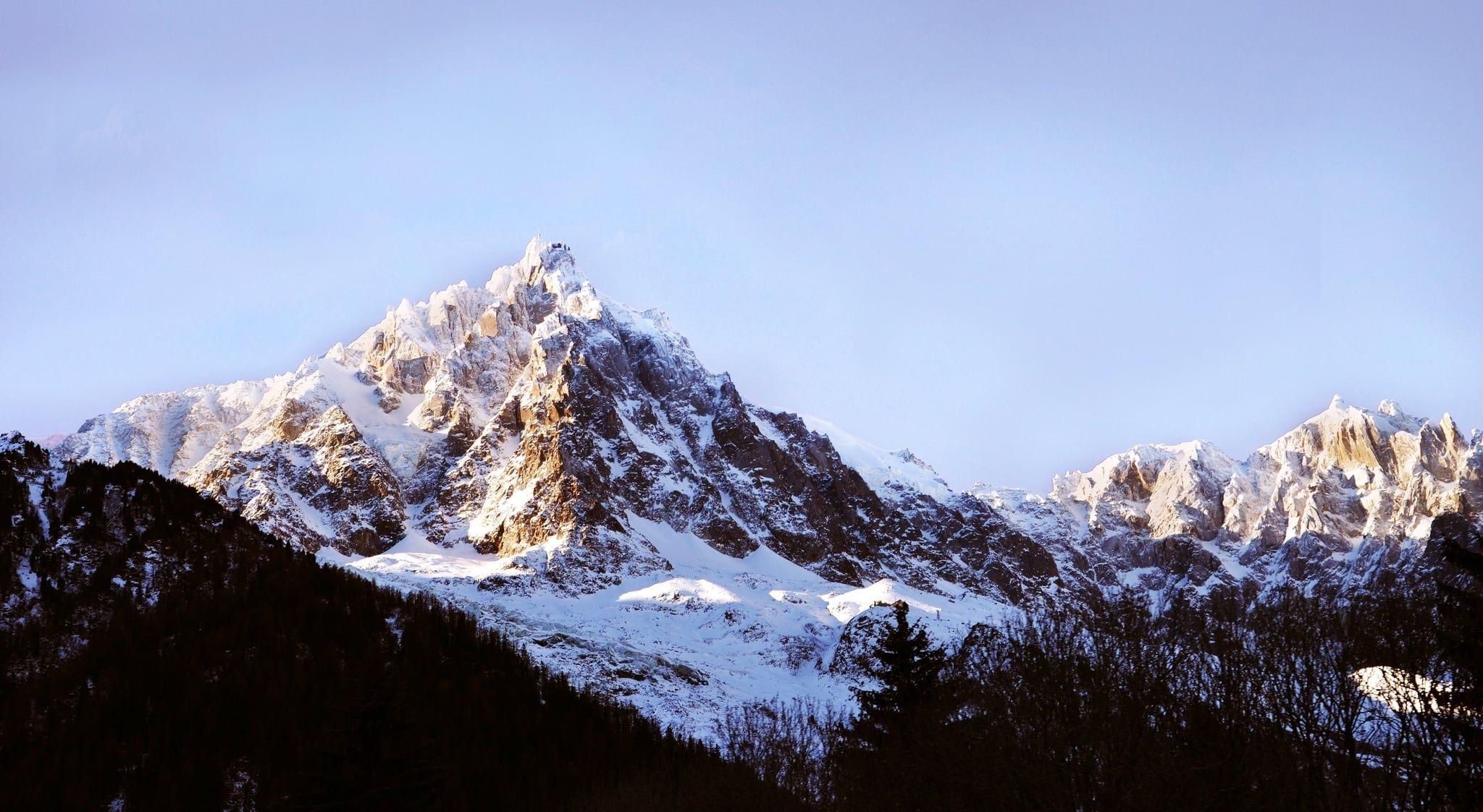 2048x1122 Mont Blanc Wallpaper. Vermont