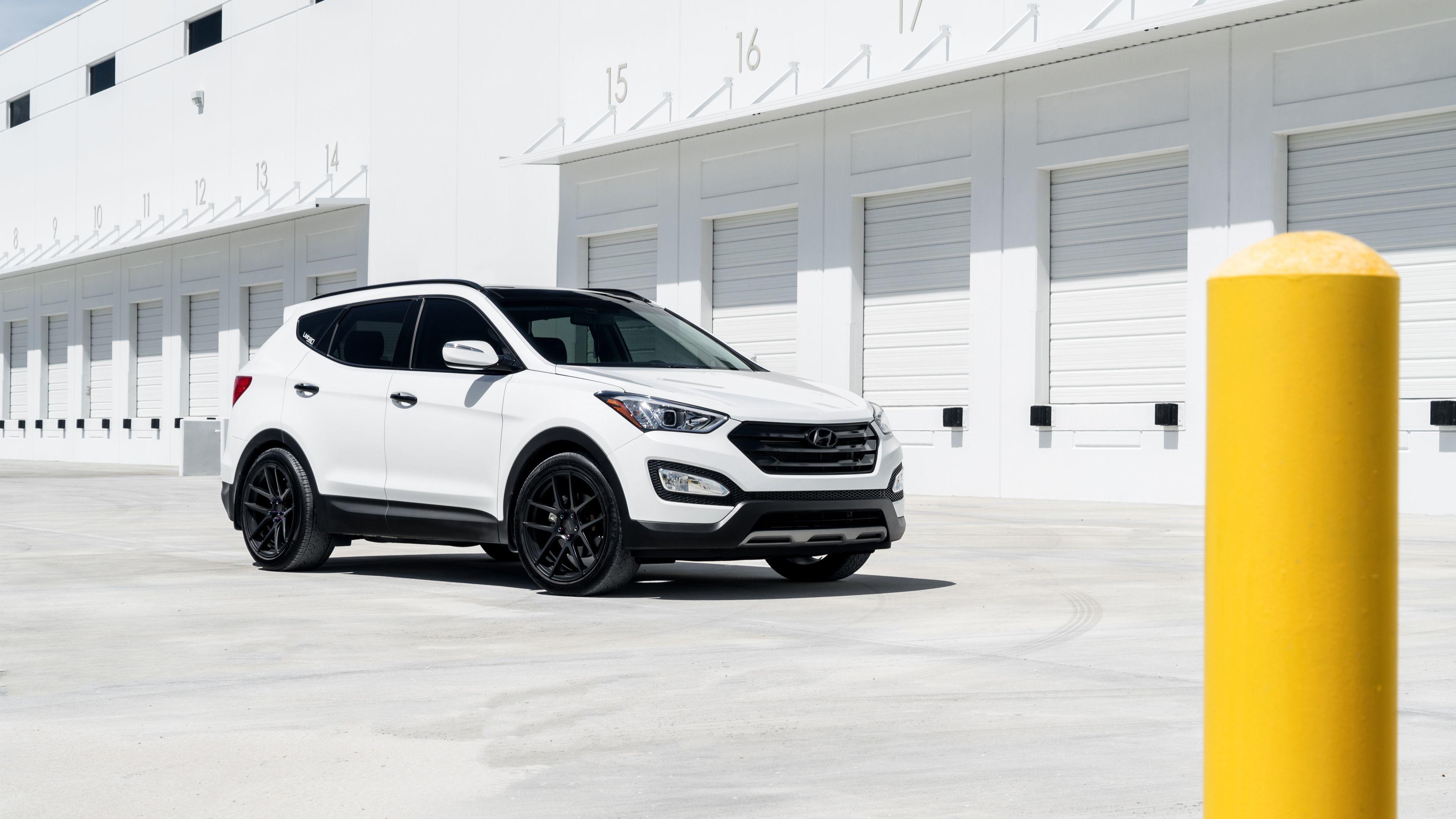 3840x2160 Hyundai Santa Fe Wallpaper