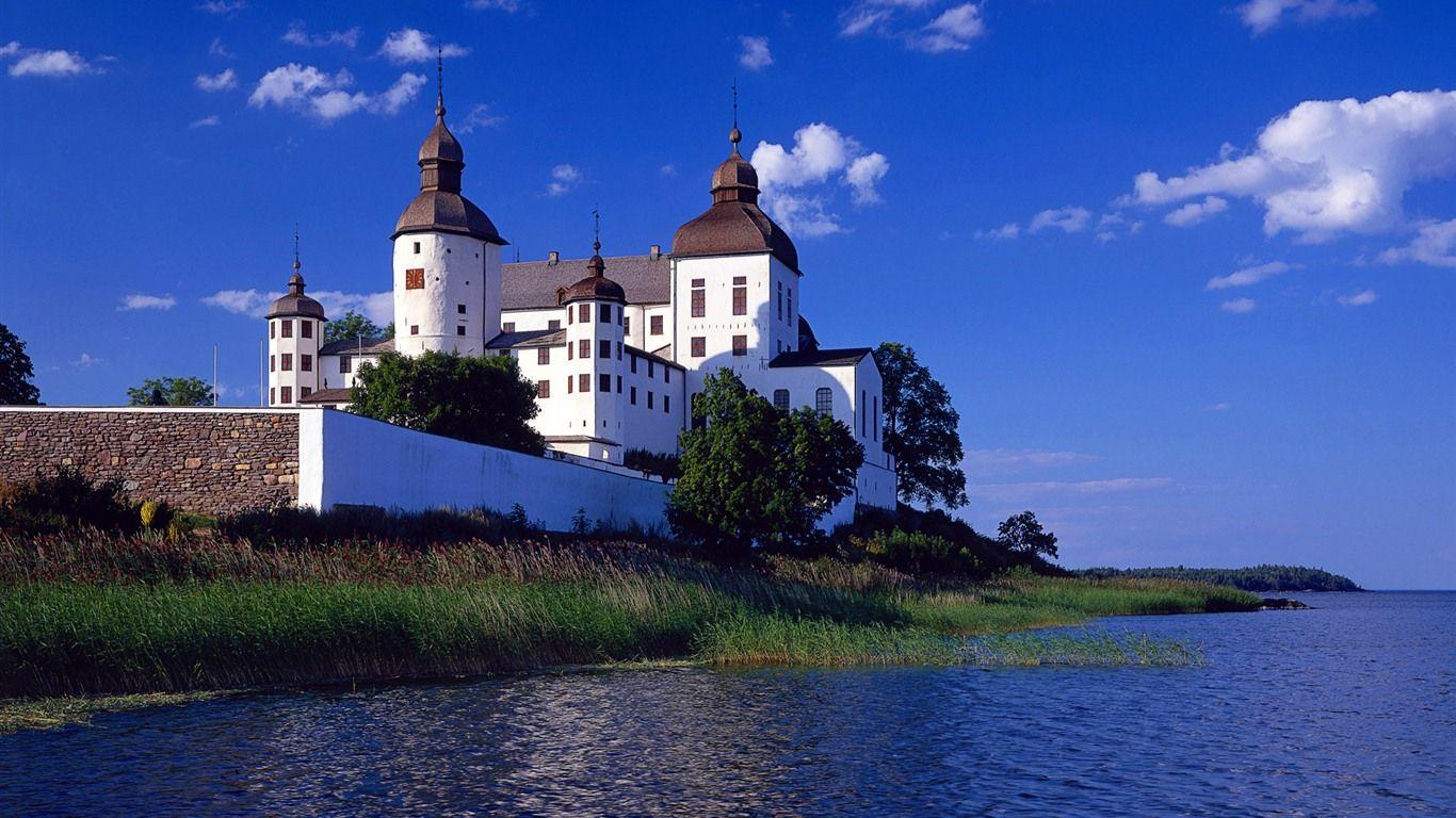 1366x768 Windows 7 Wallpaper: Castles of Europe Wallpaper