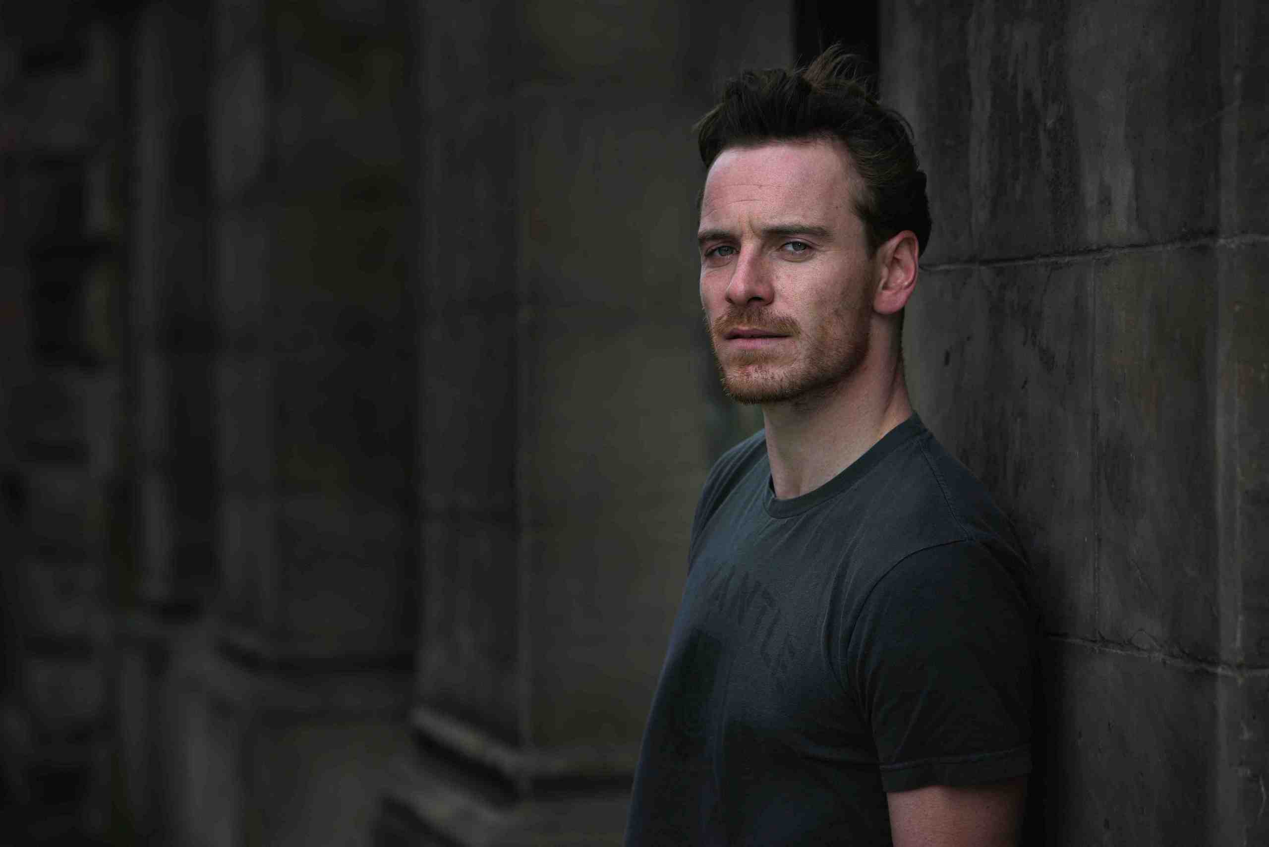2560x1709 Michael Fassbender Wallpaper