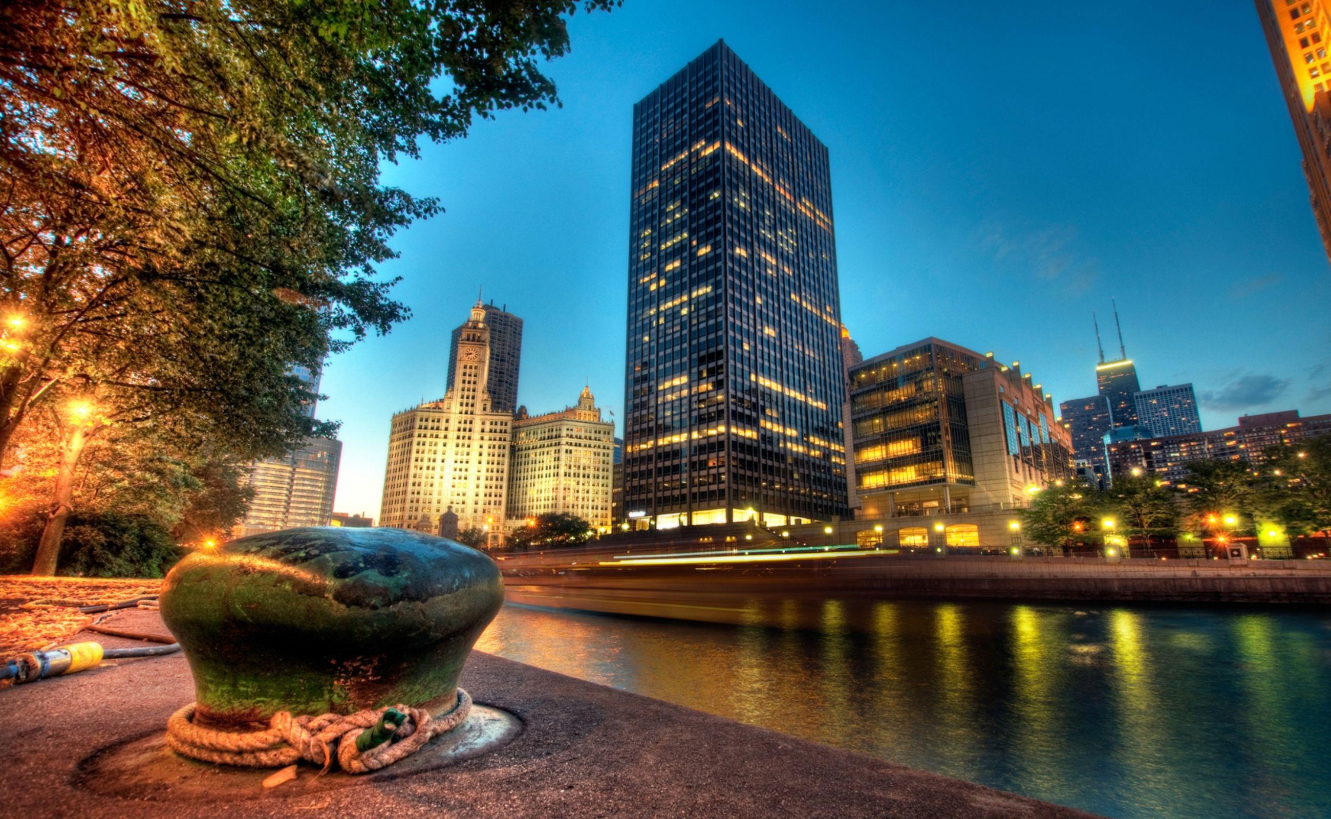 2600x1600 Chicago Illinois Night Wallpaper