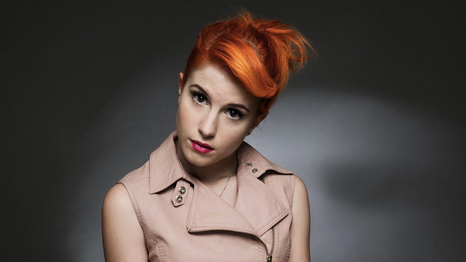 Хейли уильямс. Paramore Hayley Williams. Певица Хейли Уильямс. Хейли Уильямс рыжая.