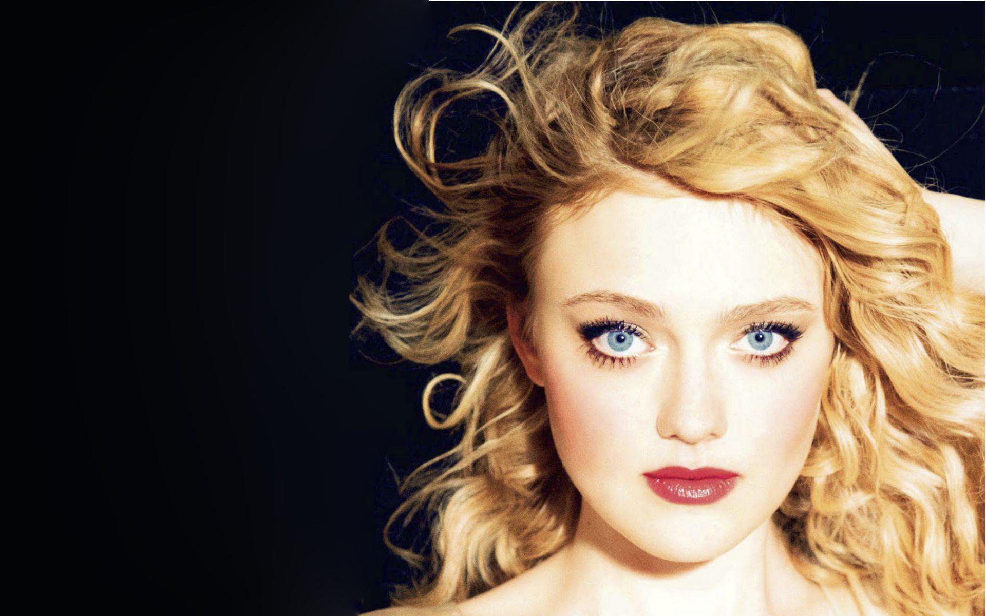 1920x1200 Dakota Fanning HD Wallpaper for desktop download