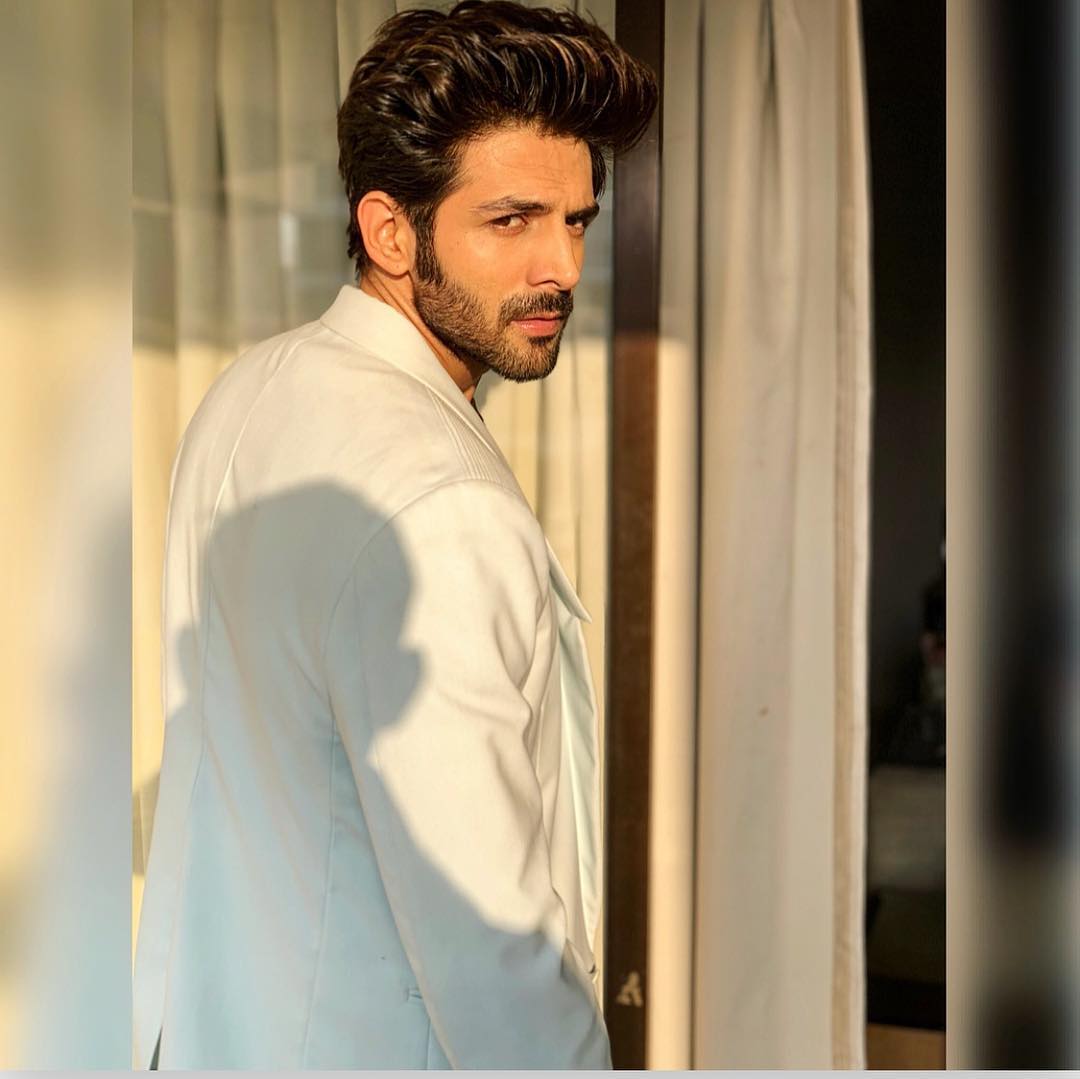 Kartik Aaryan Kartik Aaryan Wallpapers - Top Free Kartik Aaryan Backgrounds