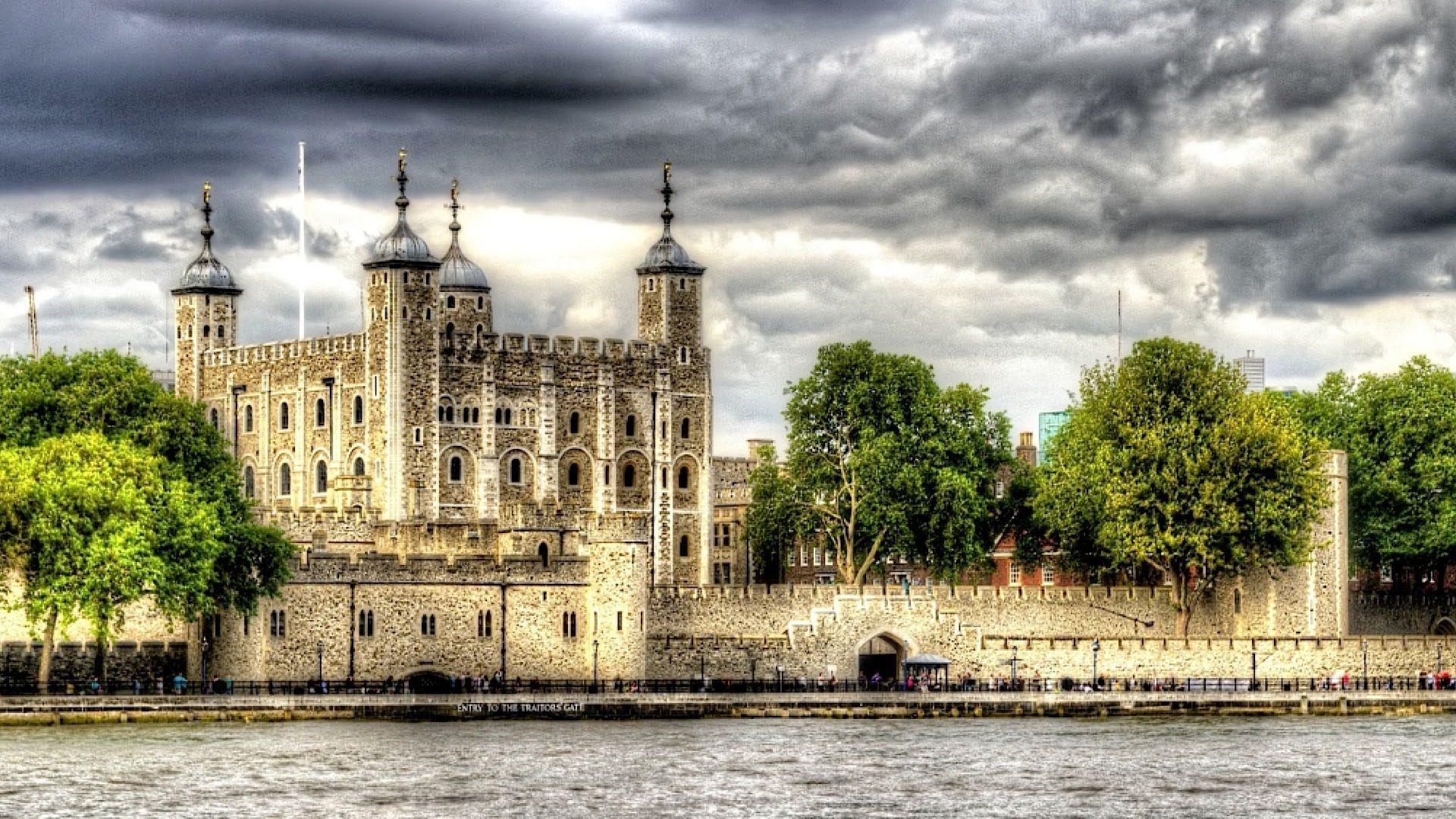 Tower of london. Великобритания Лондонский Тауэр. Крепость Тауэр в Лондоне. Лондонская башня Тауэр. Достопримечательности Великобритании Лондонский Тауэр.