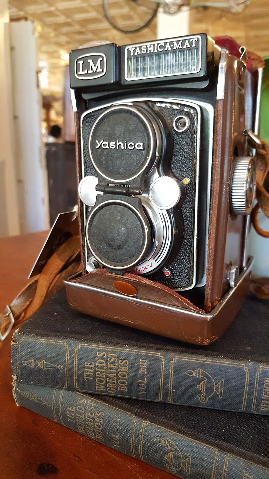 910x1618 HD wallpaper: camera, vintage, books, retro, photography