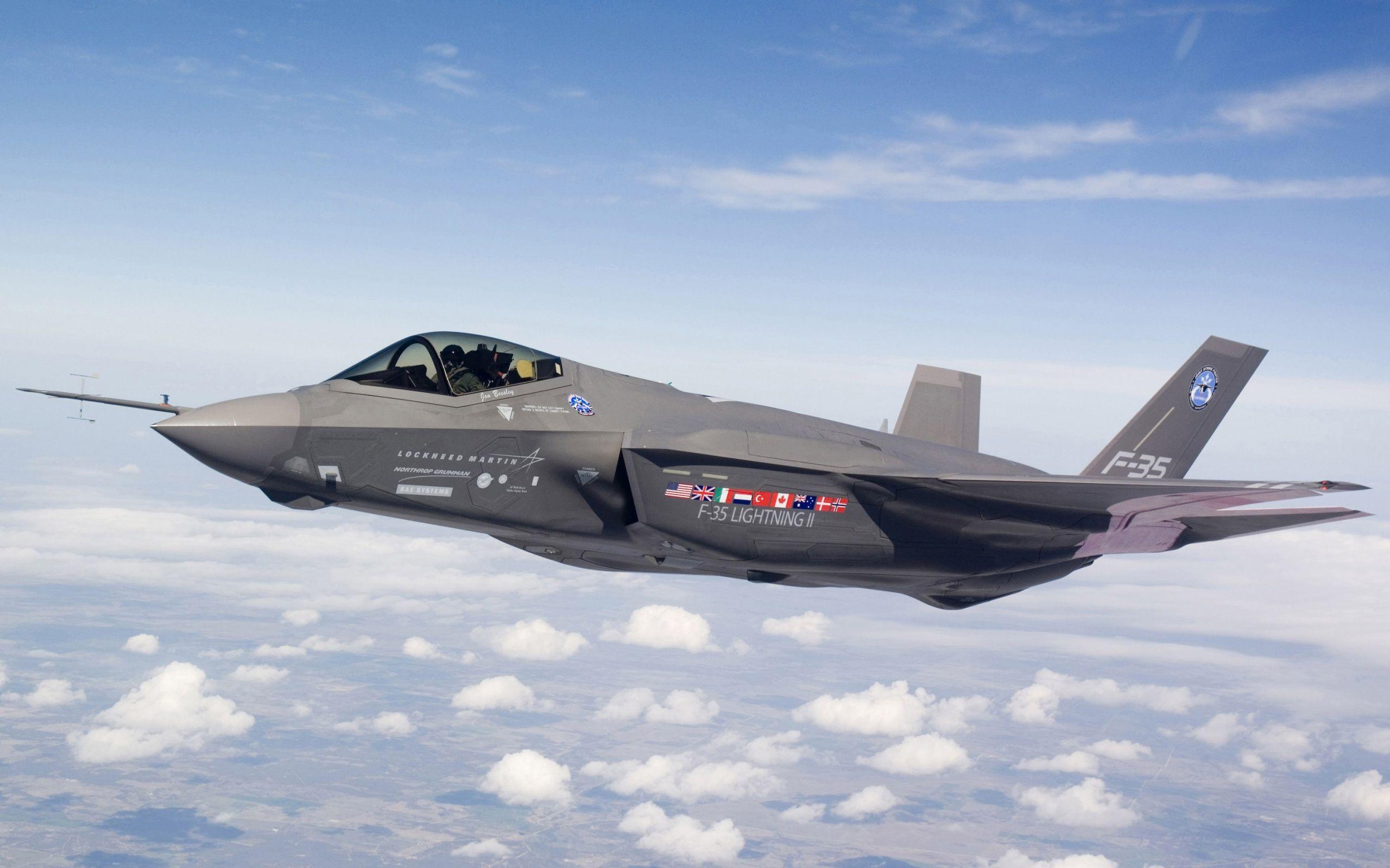 2560x1600 F 35 flying wallpaper. F 35 flying