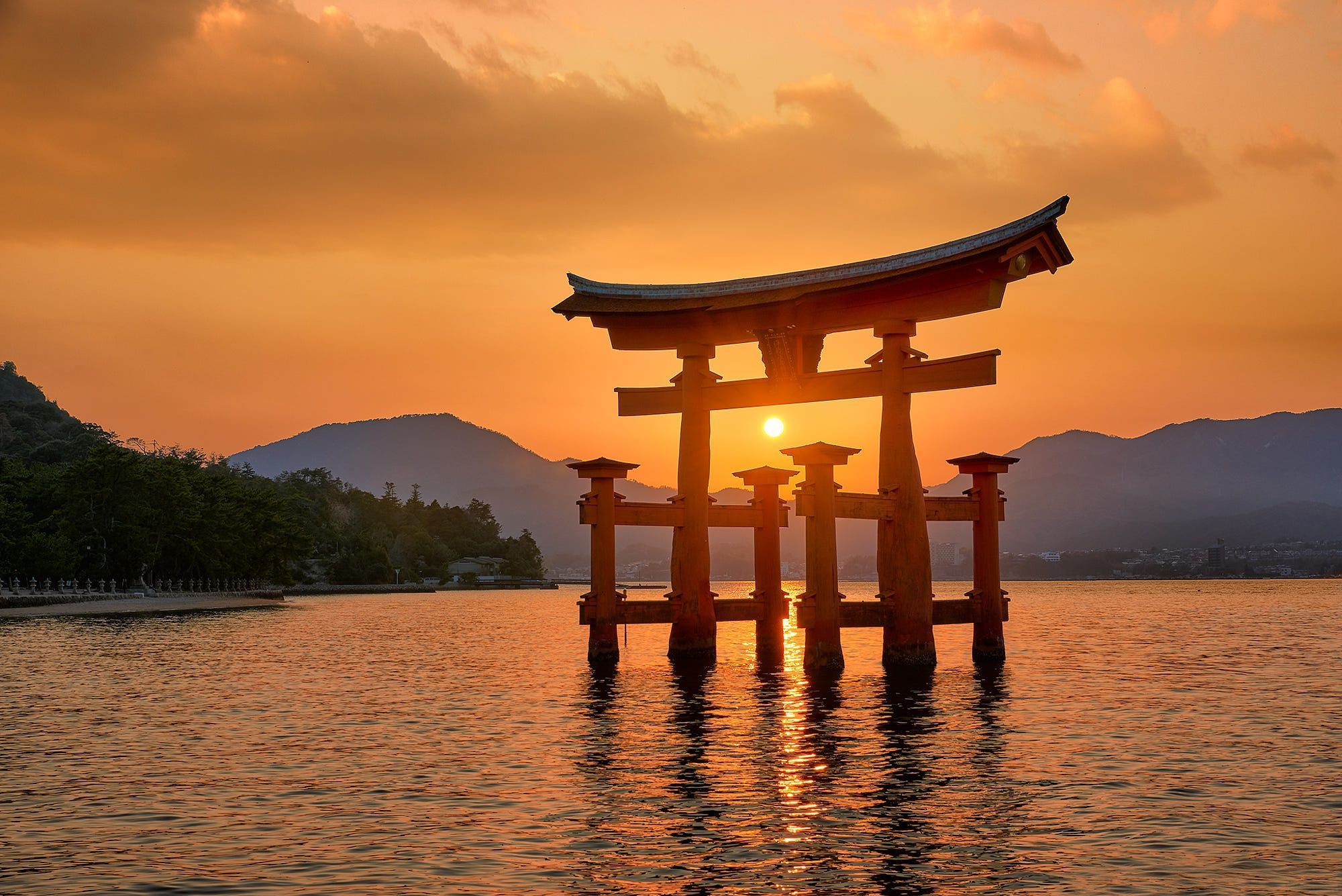 2000x1335 Wallpaper sea, sunset, mountains, Japan, Japan, the gates, torii, Itsukushima Shrine for mobile and desktop, section пейзажи, resolution 2000x1335