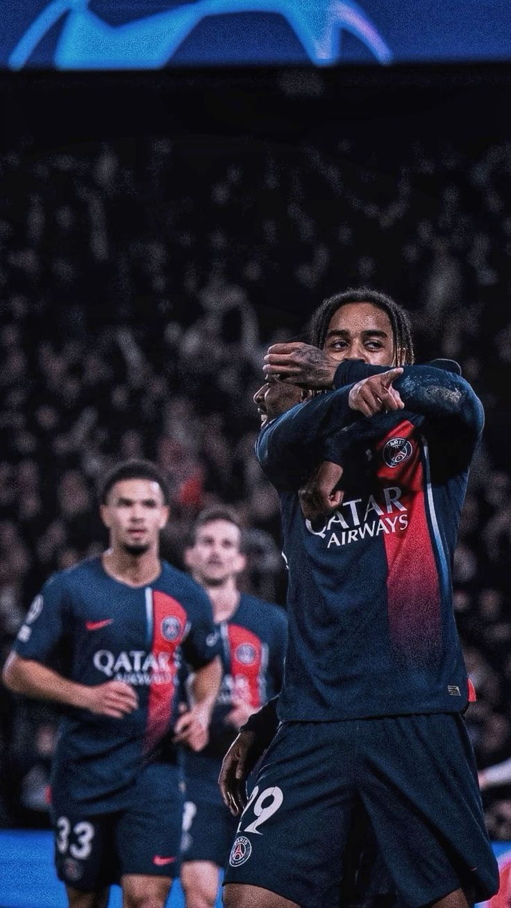 Captivating Psg : Le Soulagement De Bradley Barcola Landscape for Desktop Captivating Psg : Le Soulagement De Bradley Barcola Landscape for Desktop