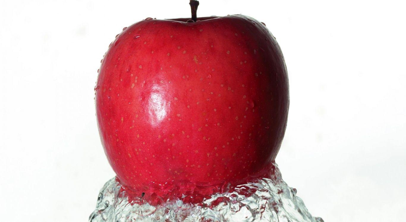1366x748 Hd Fresh Red Apple 1 Wallpaper Download Wallpaper Co