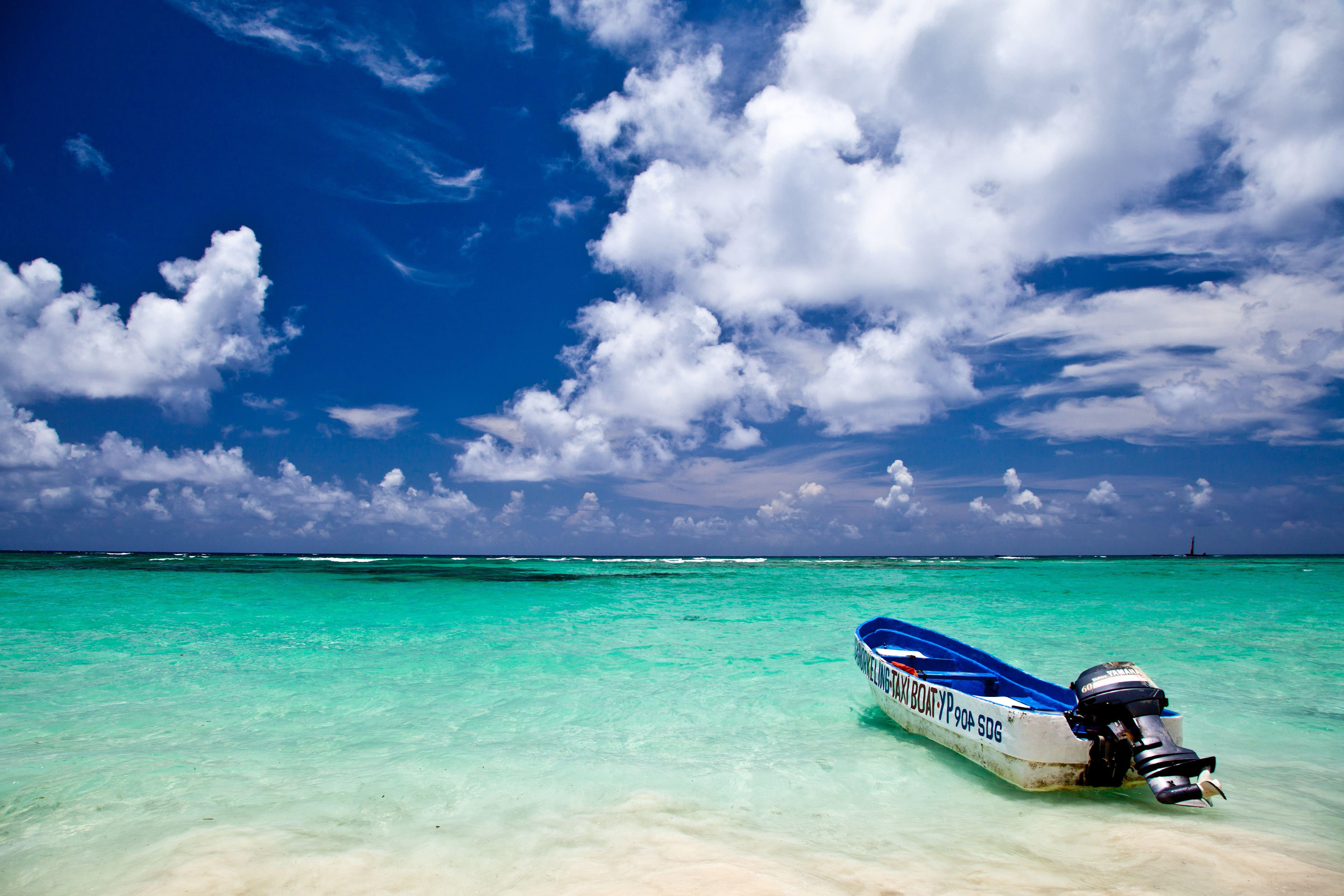5459x3640 White and blue canoe on seashore during daytime, punta cana, dominican republic HD wallpaper