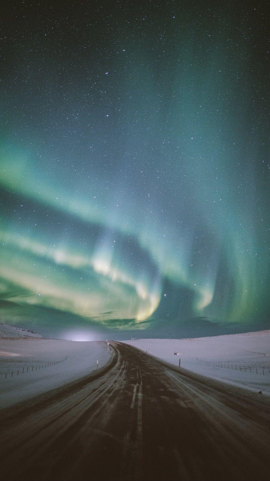 938x1668 Northern Lights