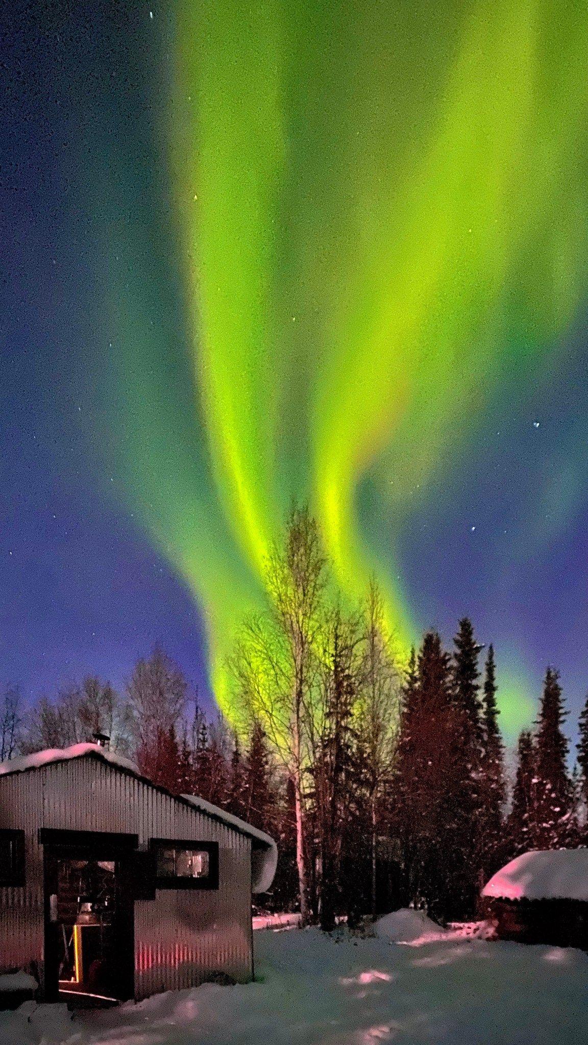1152x2048 How to use a smartphone to photograph the northern lights