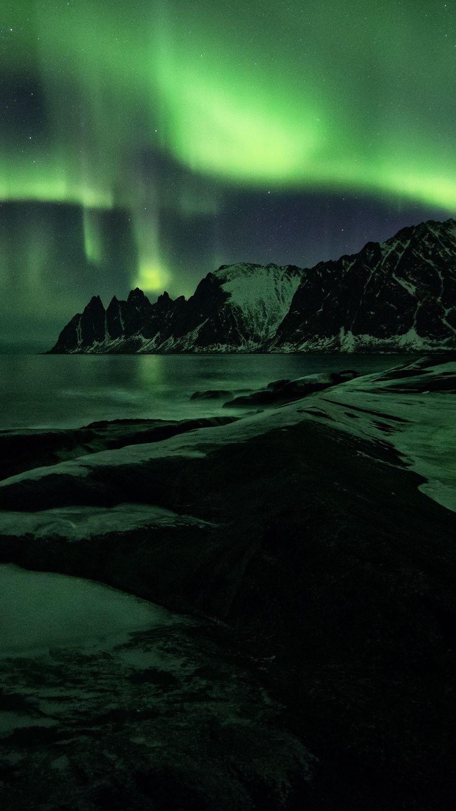 938x1668 Download wallpaper 938x1668 northern lights, mountains