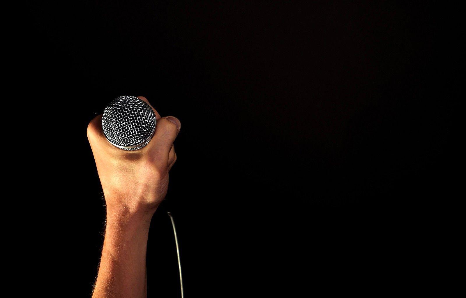 1600x1024 Hand, Microphone, Mic, Hold, HD Wallpaper, High Resolution