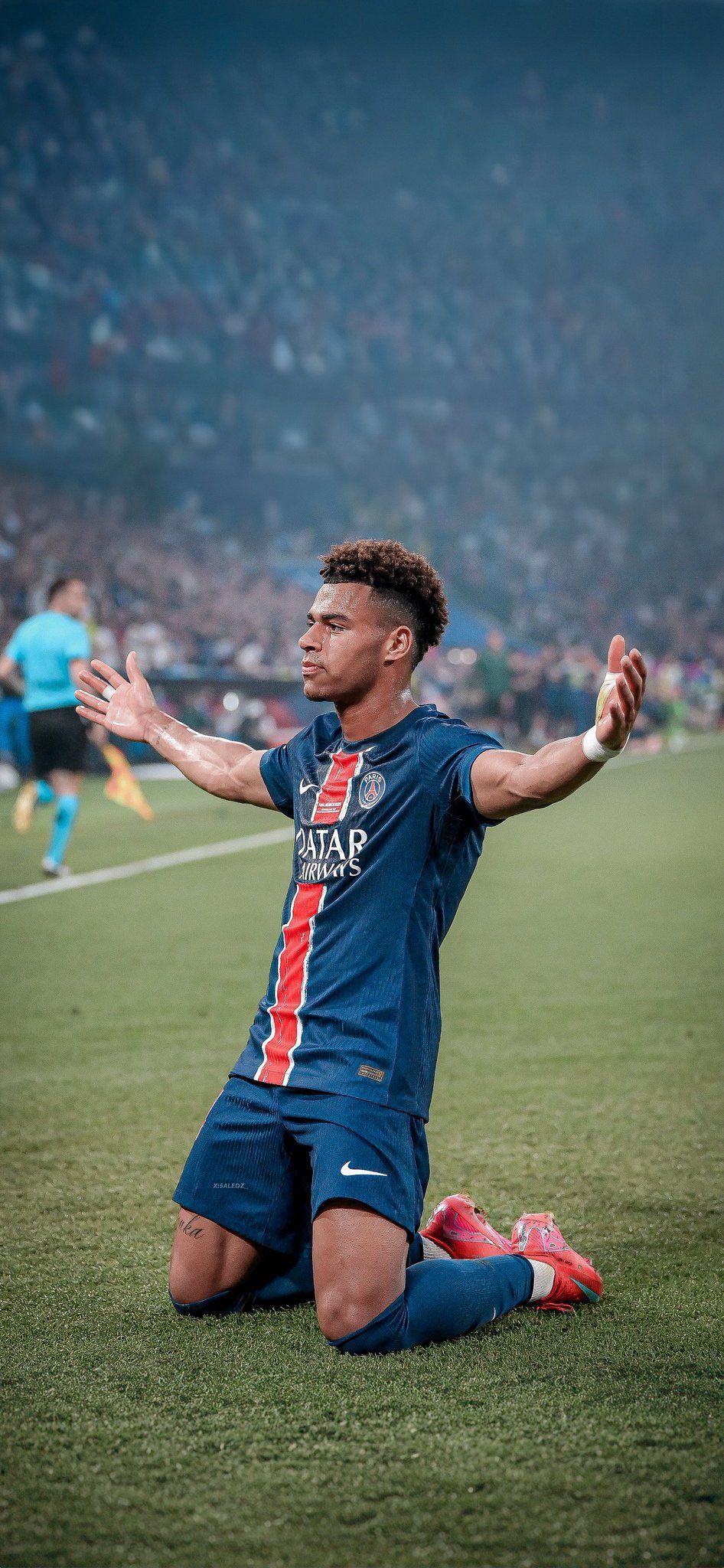 946x2048 Football Wallpaper 4k on X: Desire Doue Wallpaper 4k⭐️