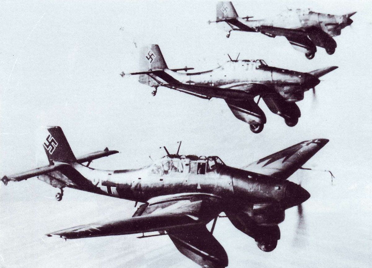 1200x866 Achtung Stuka!