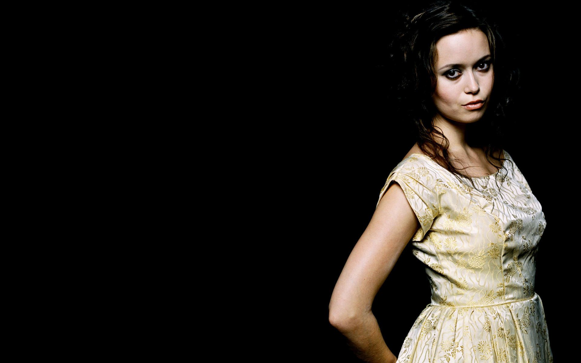 1920x1200 Wallpaper Girl, black background, famous actress, Summer Glau for mobile and desktop, section девушки, resolution 1920x1200
