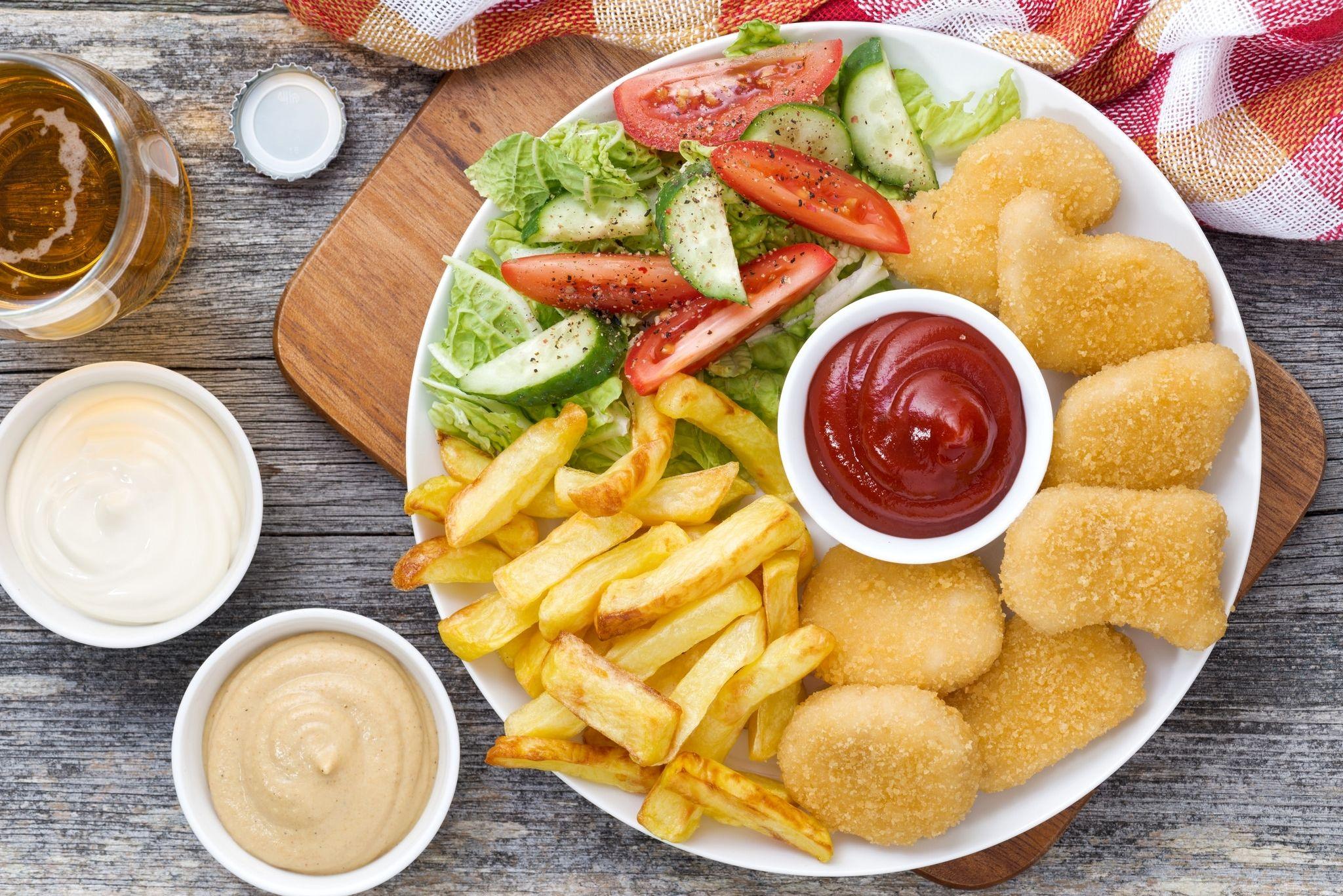 2048x1367 Chicken Nuggets With Chips And Salad