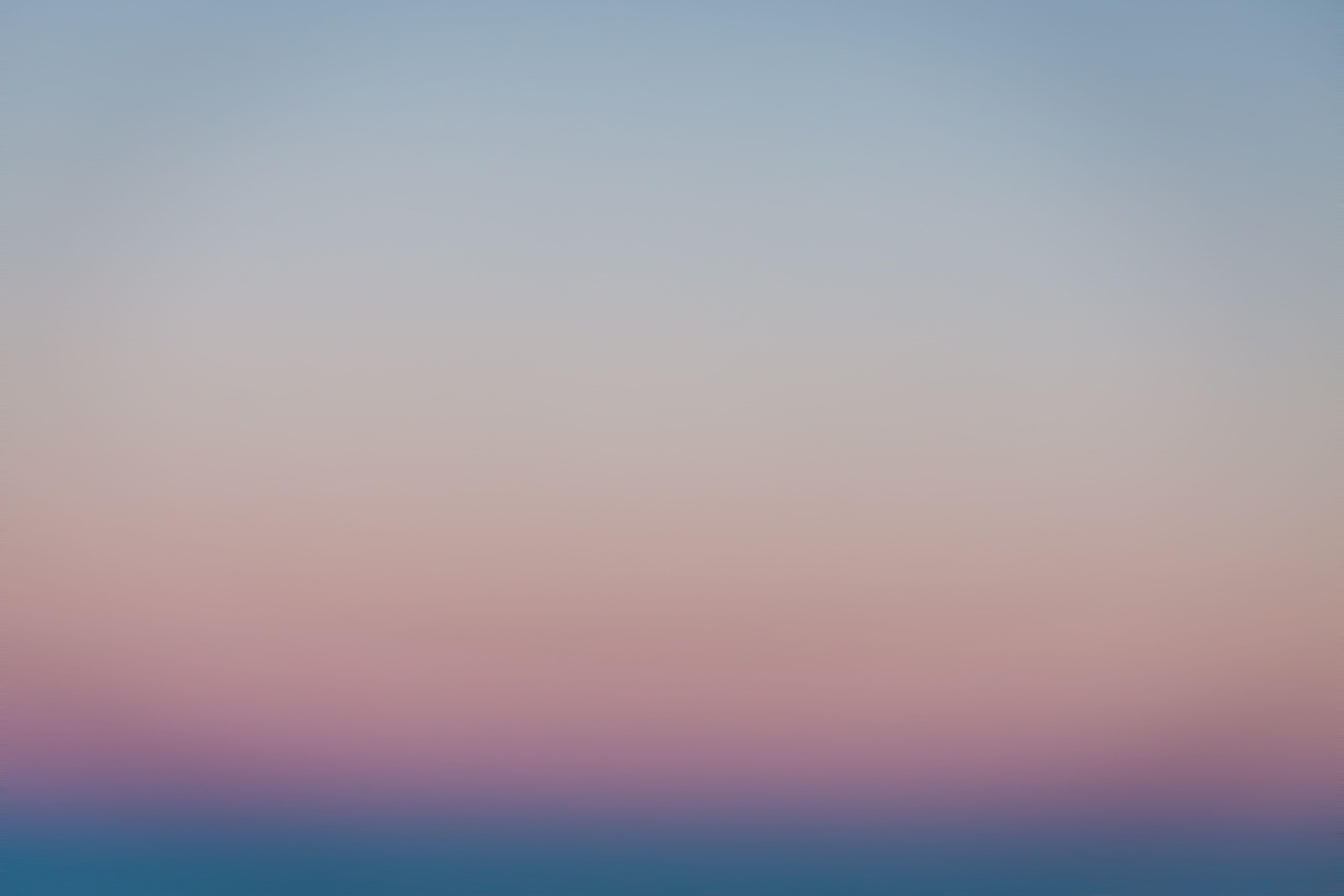 Оранжевые лучи. Золотое солнце. Цветной фон для текста. Палящее солнце иллюстрация. Блик солнца.