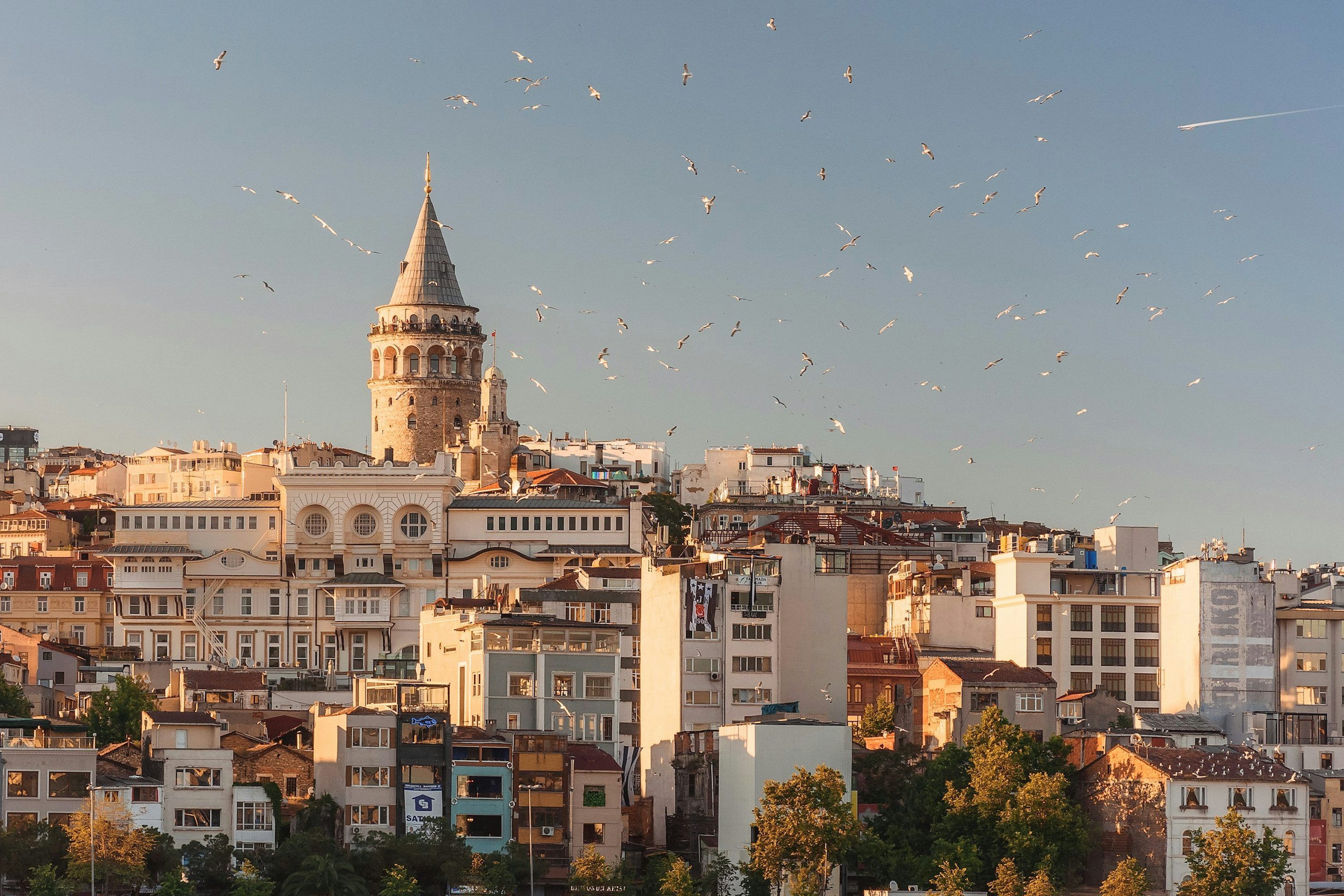 3000x2000 Stunning Istanbul Picture [Scenic Travel Photo]. Download Free Image