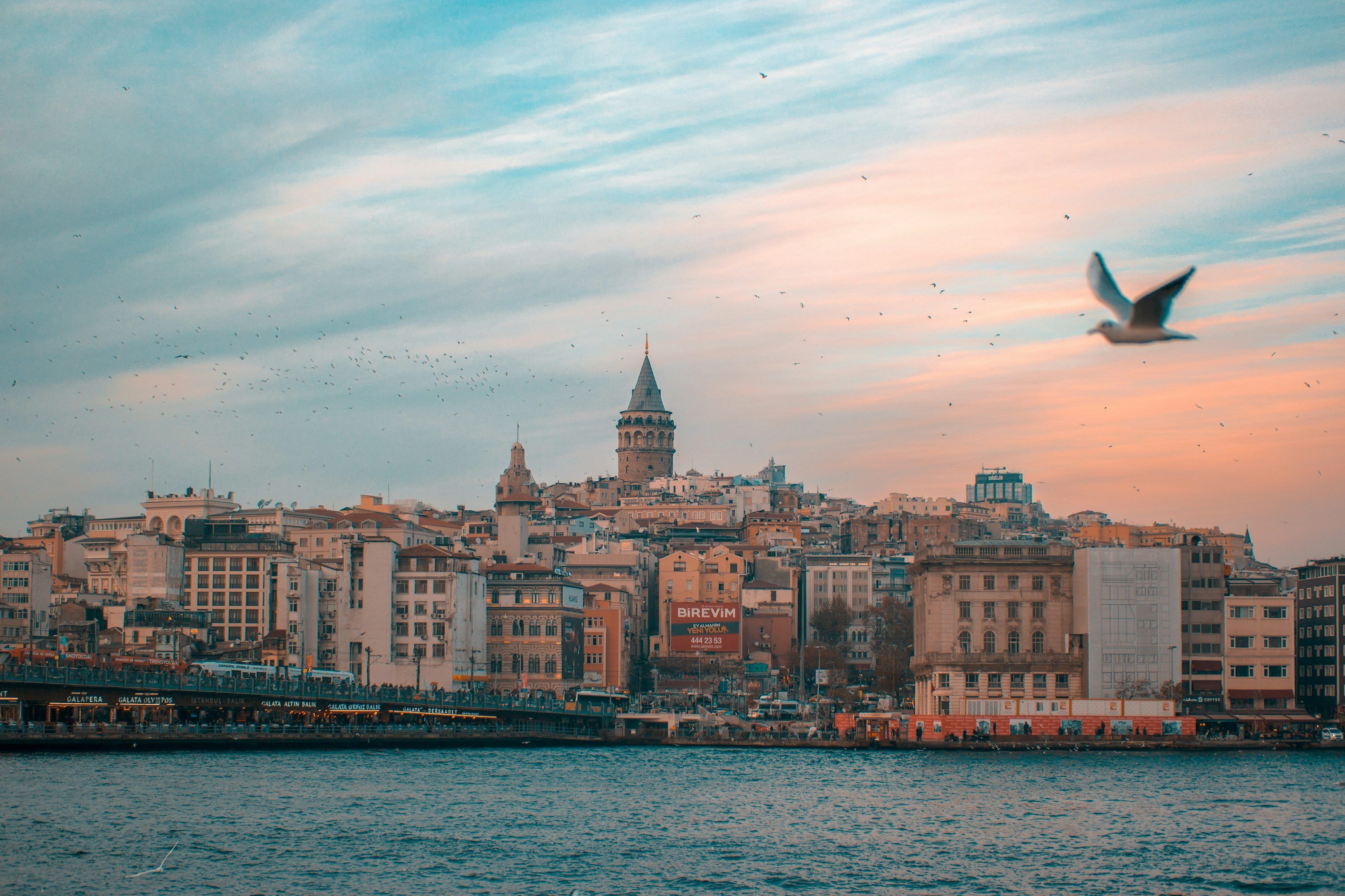 3000x2000 Stunning Istanbul Picture [Scenic Travel Photo]. Download Free Image