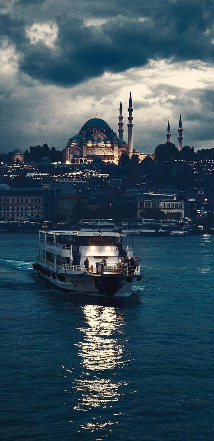720x1480 Boat Traveling in Istanbul