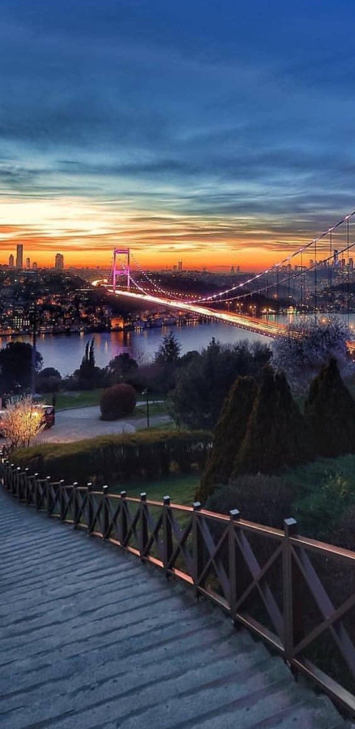720x1480 İstanbul City Skyline