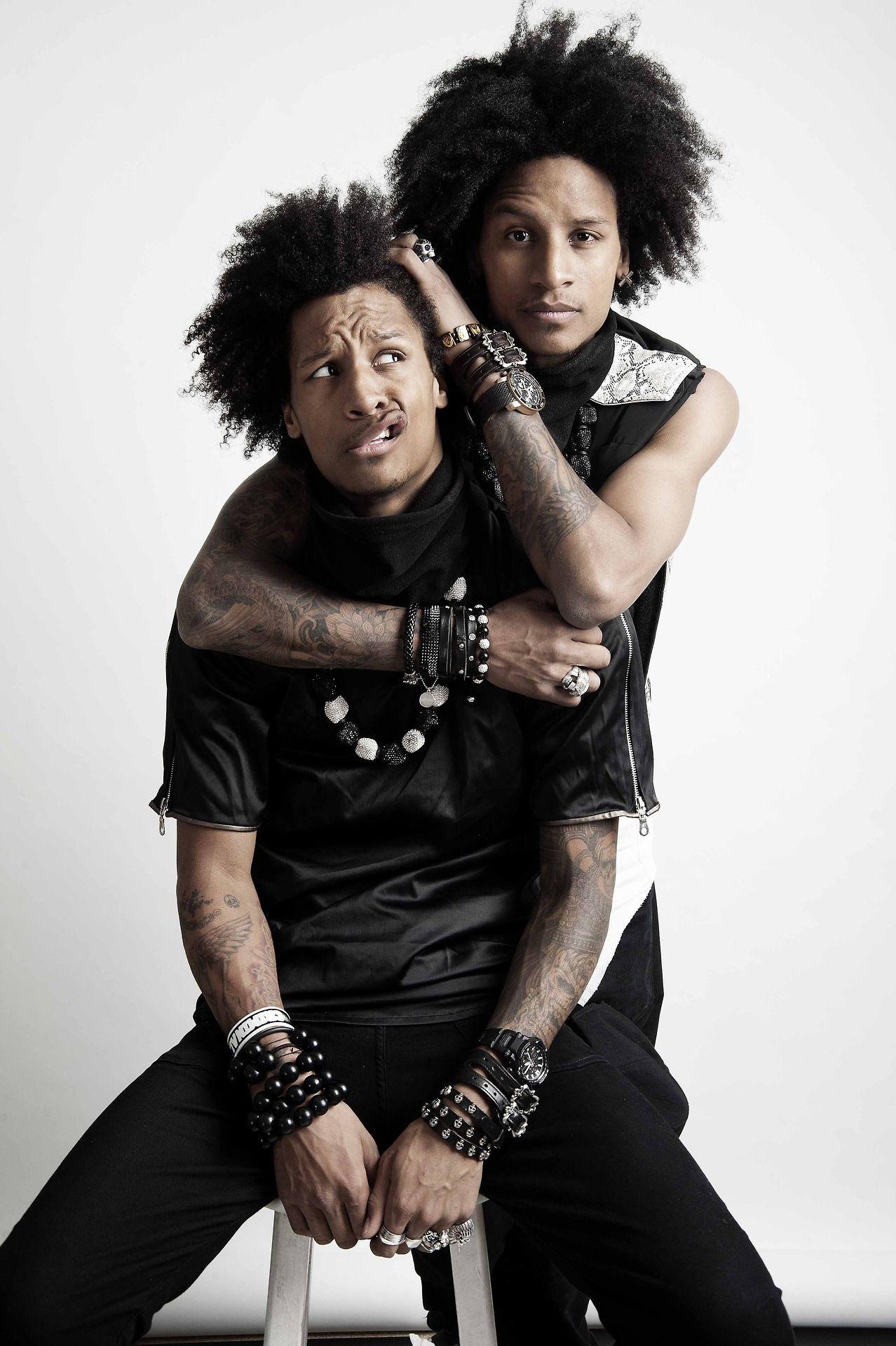 1278x1920 Too cute!. Twin models, Les twins, Twins