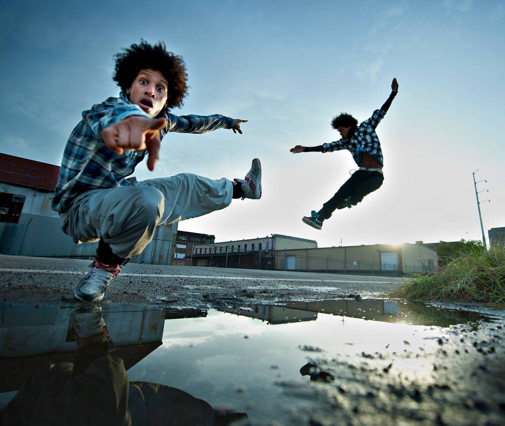 1009x852 Les Twins wallpaper